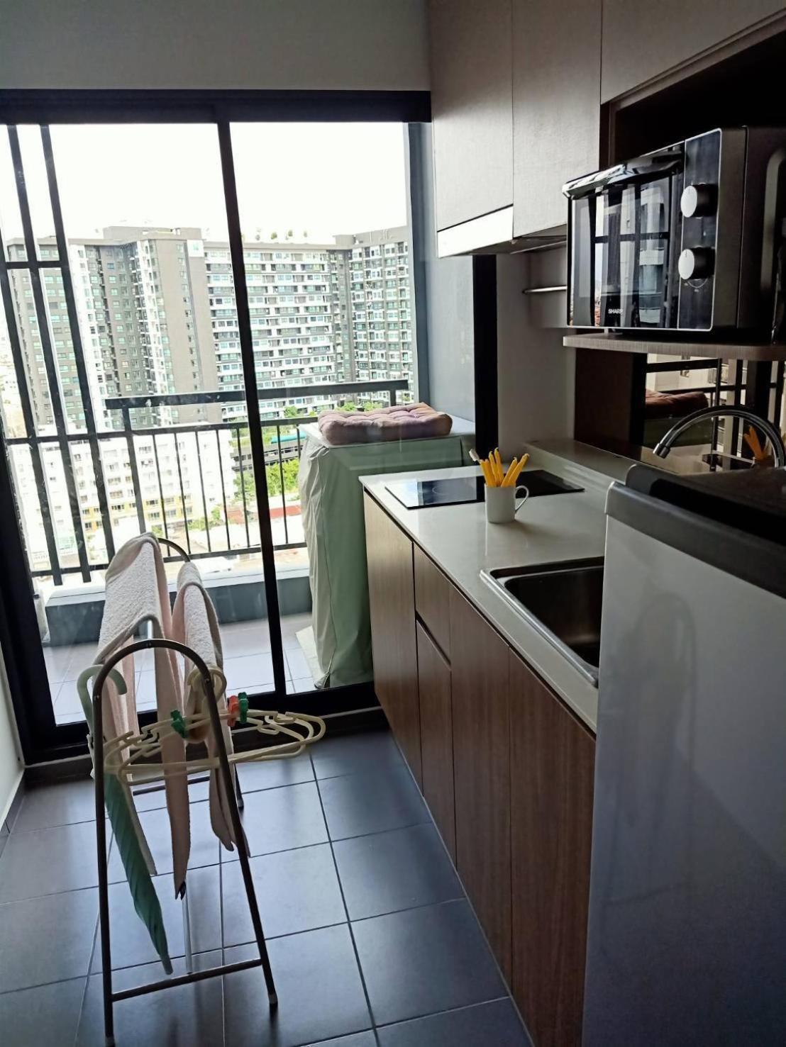 Ideo Yai Near Thaphra Mrt Station Apartment