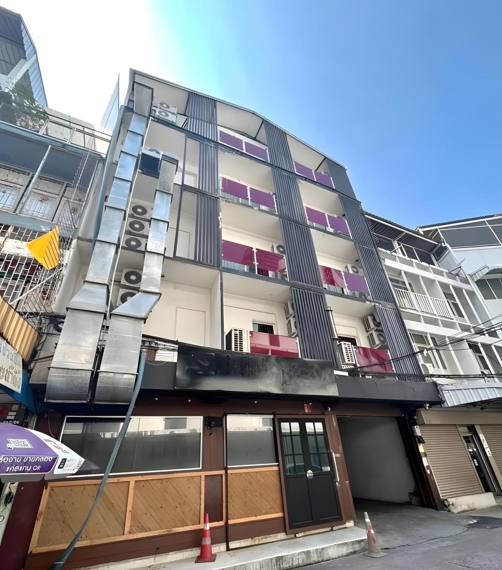 Go Sukhumvit Soi 20 Bts Asok *