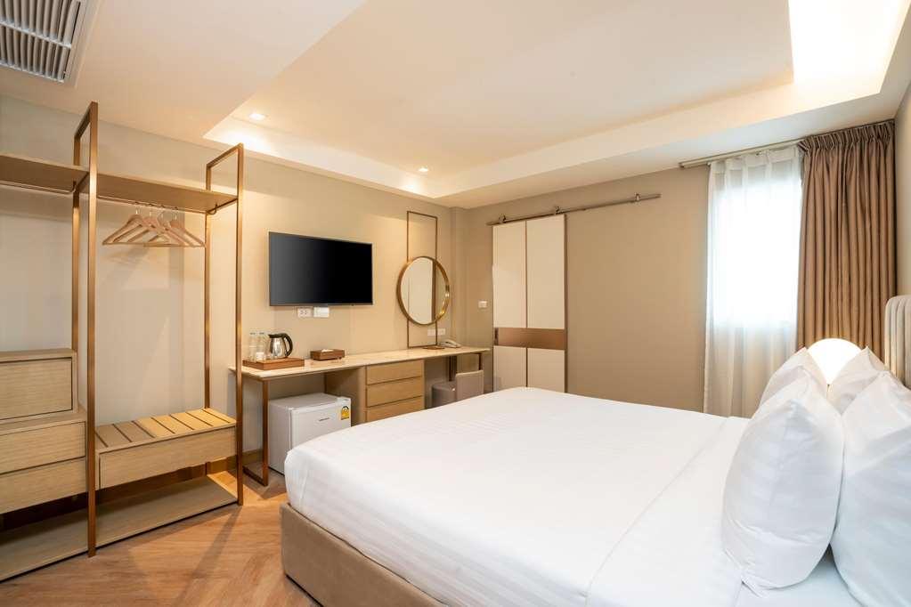Away Riverside Kene Hotel