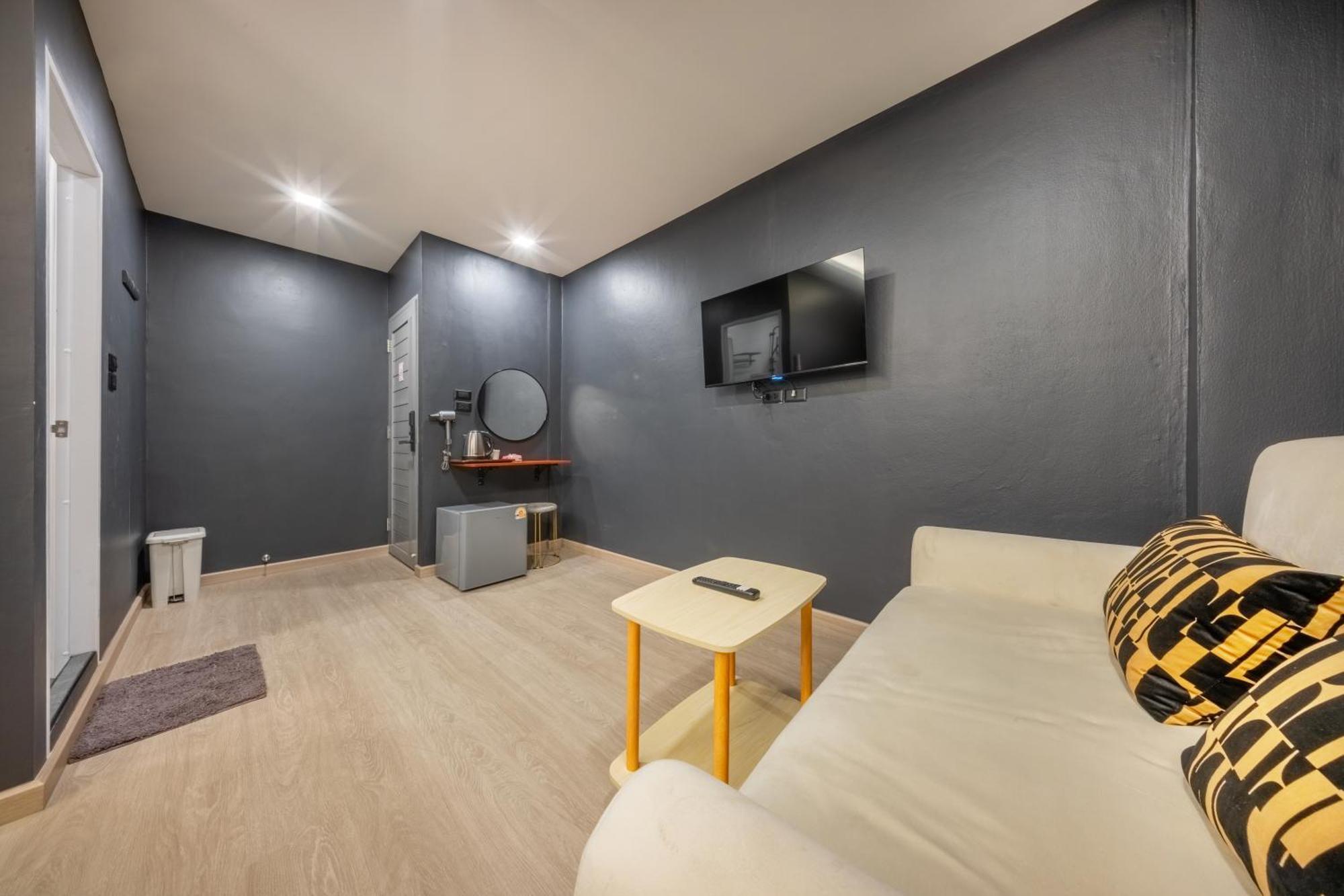 Space Station Hostel Bangkok