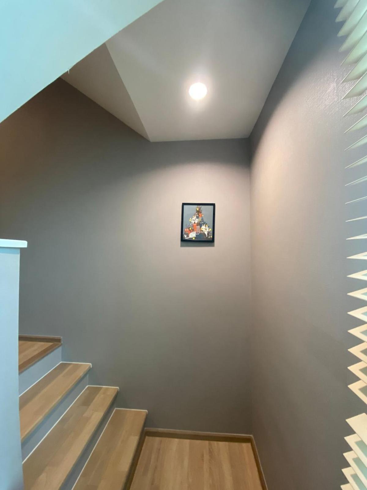 3 Bedroom 3 Bathroom, Luxury Home, Near Ekkamai