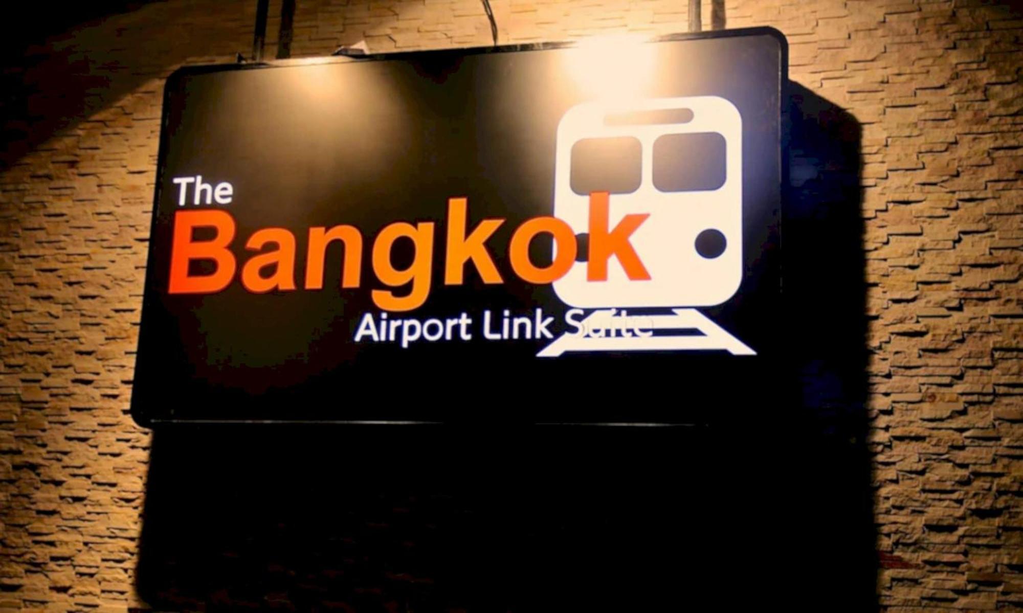 Collection O The Airport Link 3*
