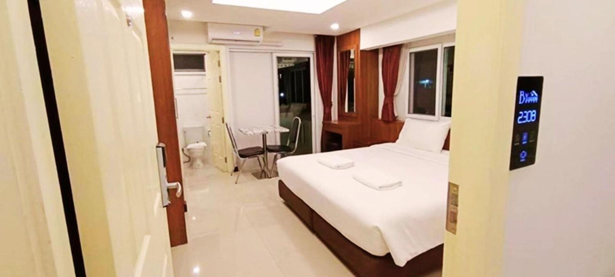 Hotel B-your Don Mueang Airport