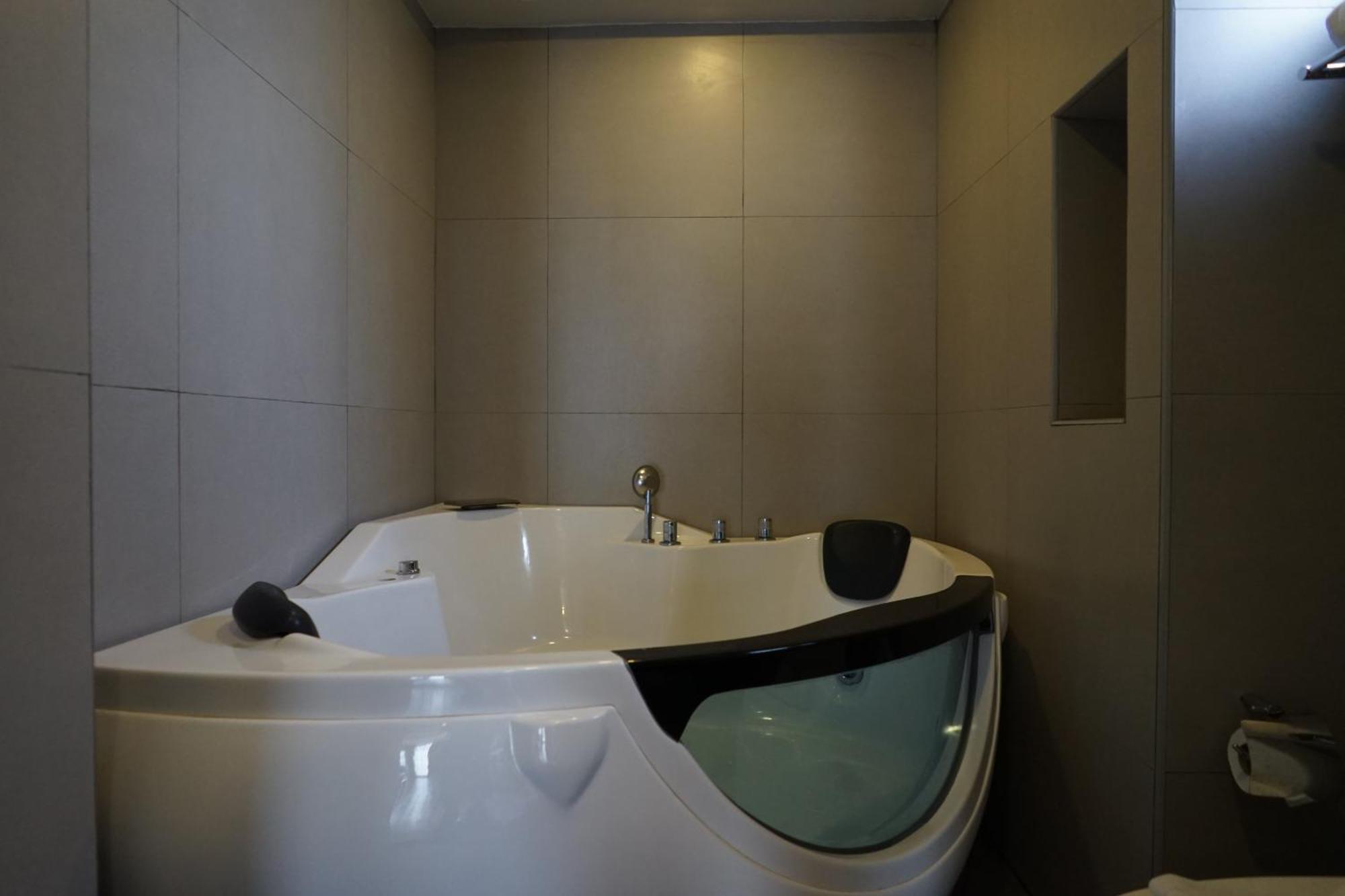 De Prime Rangnam Hotel Bangkok