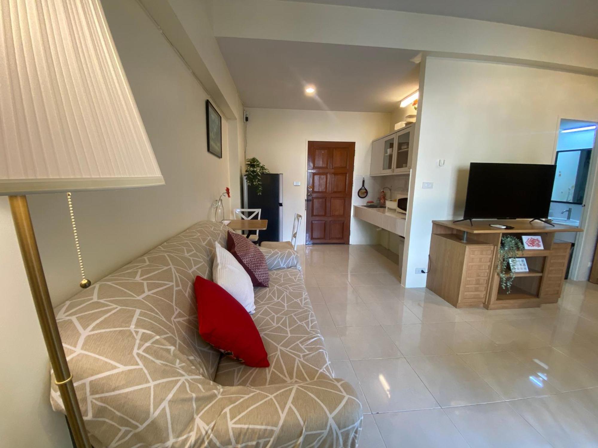 Cozy 1br Walk To Bts And Airport Rail Link Close To Malls 12 Apartment
