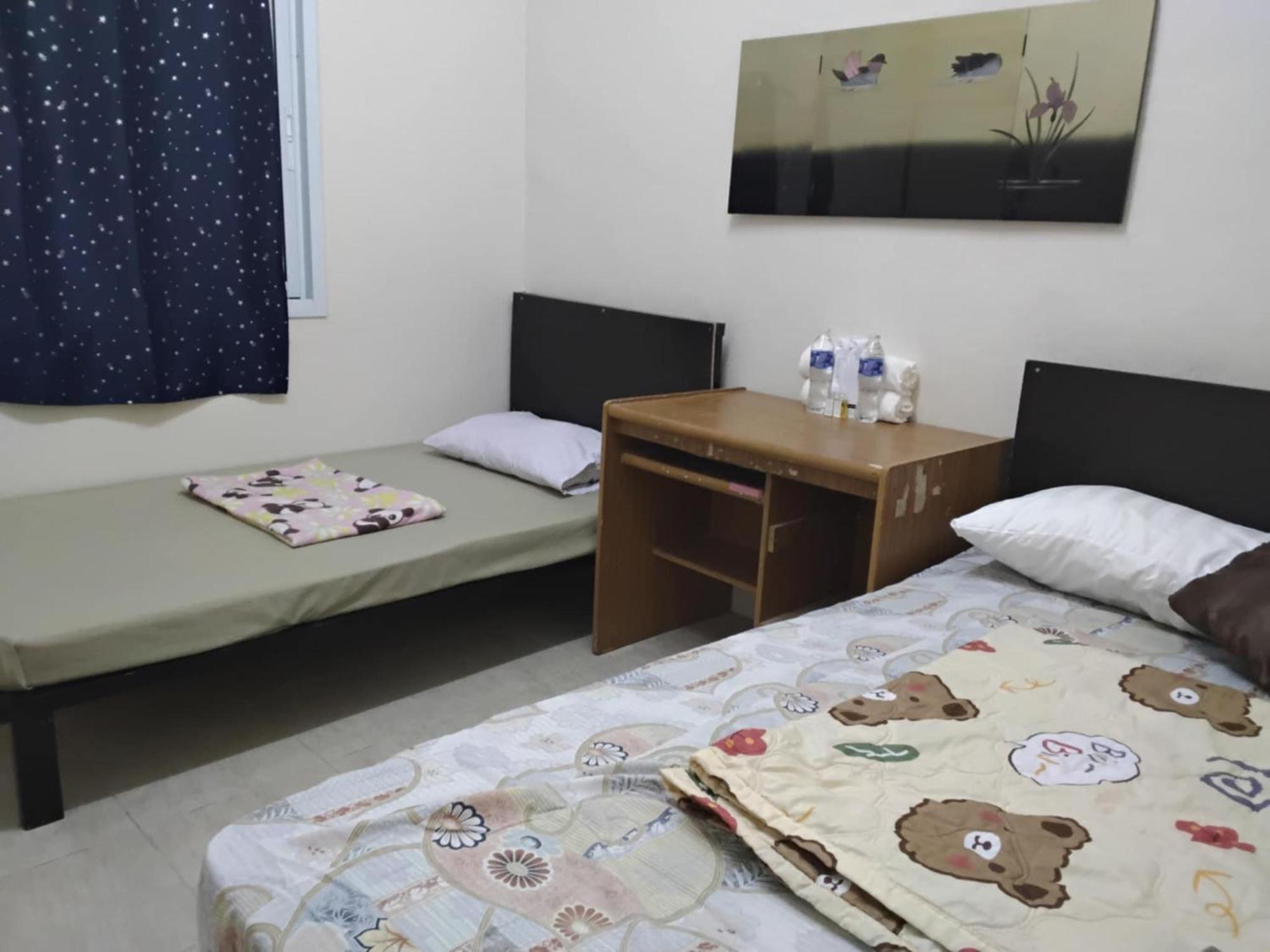 Hostel 24 Backpackers *