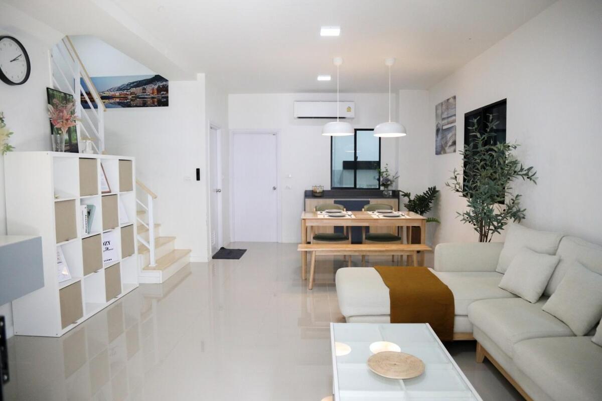 Cozy Homey Place Townhome Apartment Bangkok