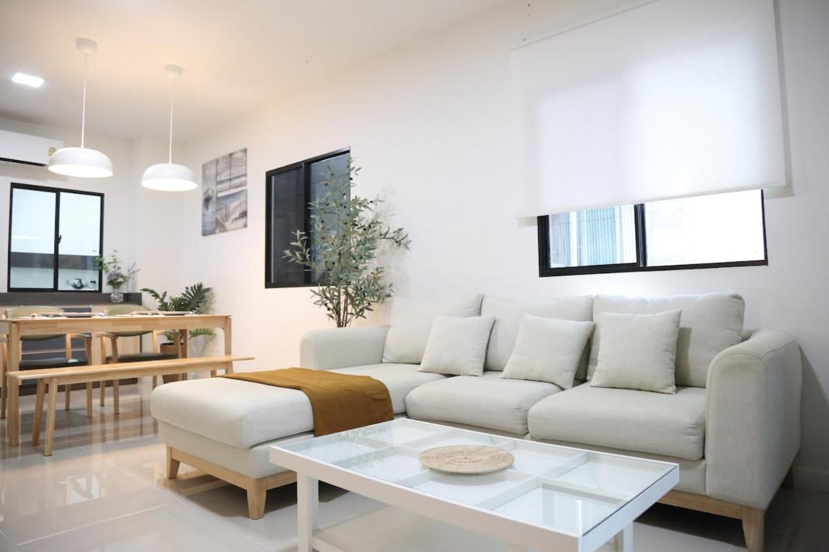 Cozy Homey Place Townhome Apartment Bangkok
