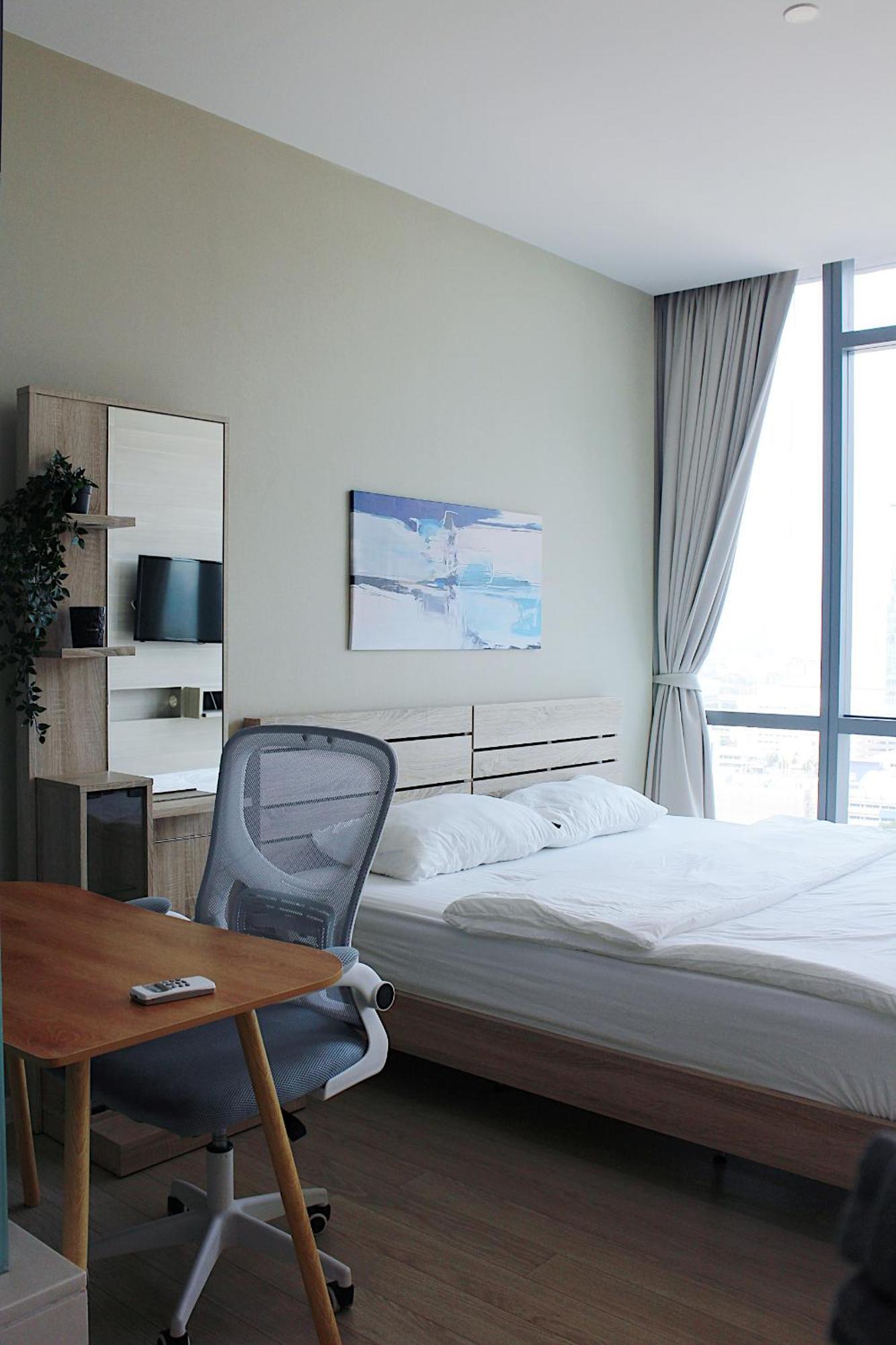 Apartment Modern Luxury 55 Sqm Highfloor View Asok Bangkok