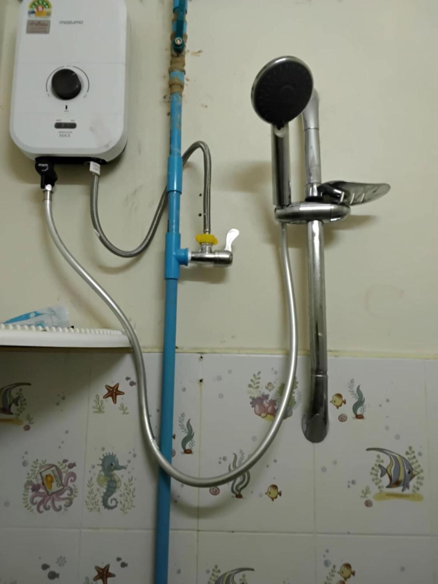 24 Backpackers Hostel *