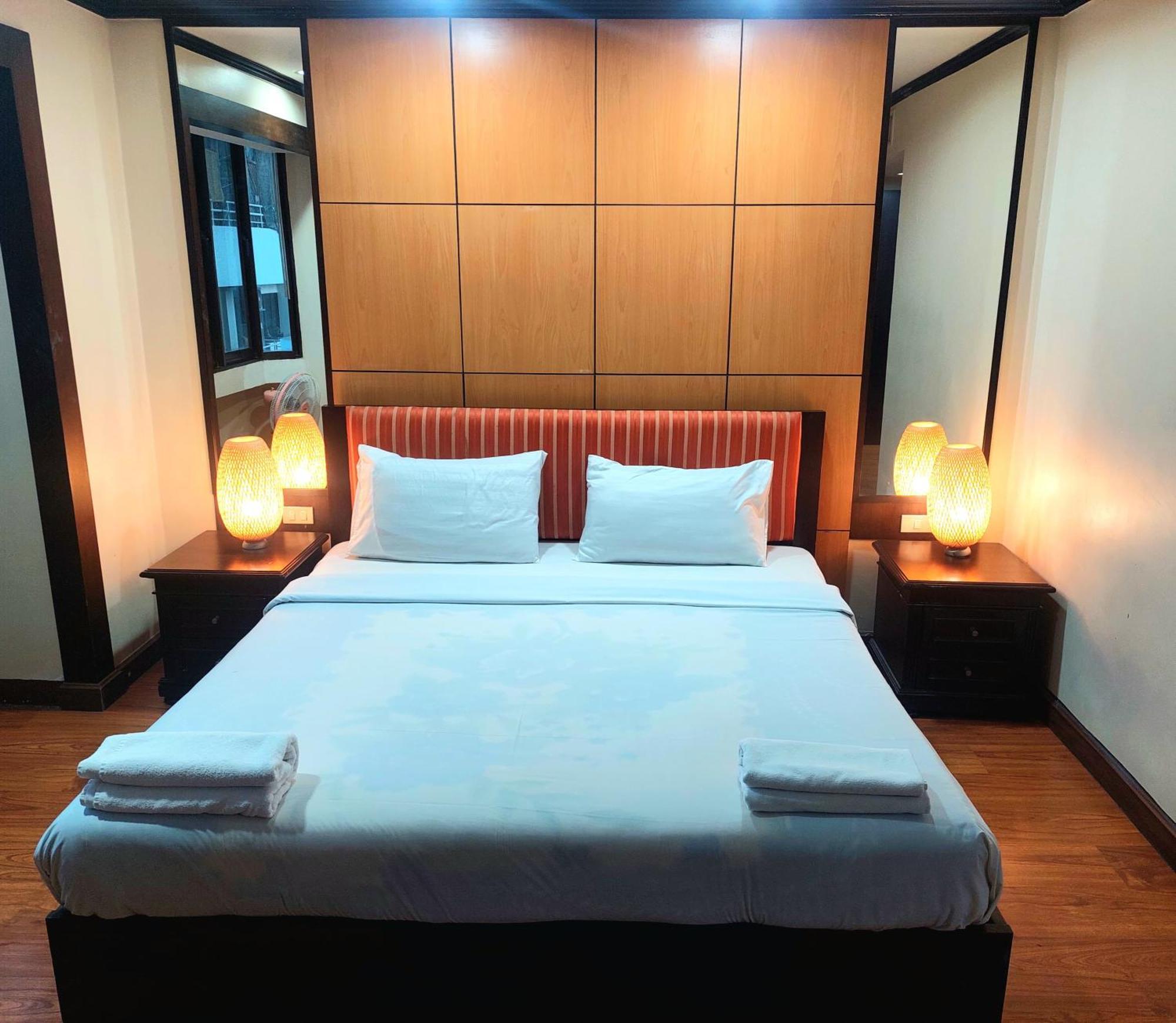 Omni Tower Sukhumvit Soi 4 Direct