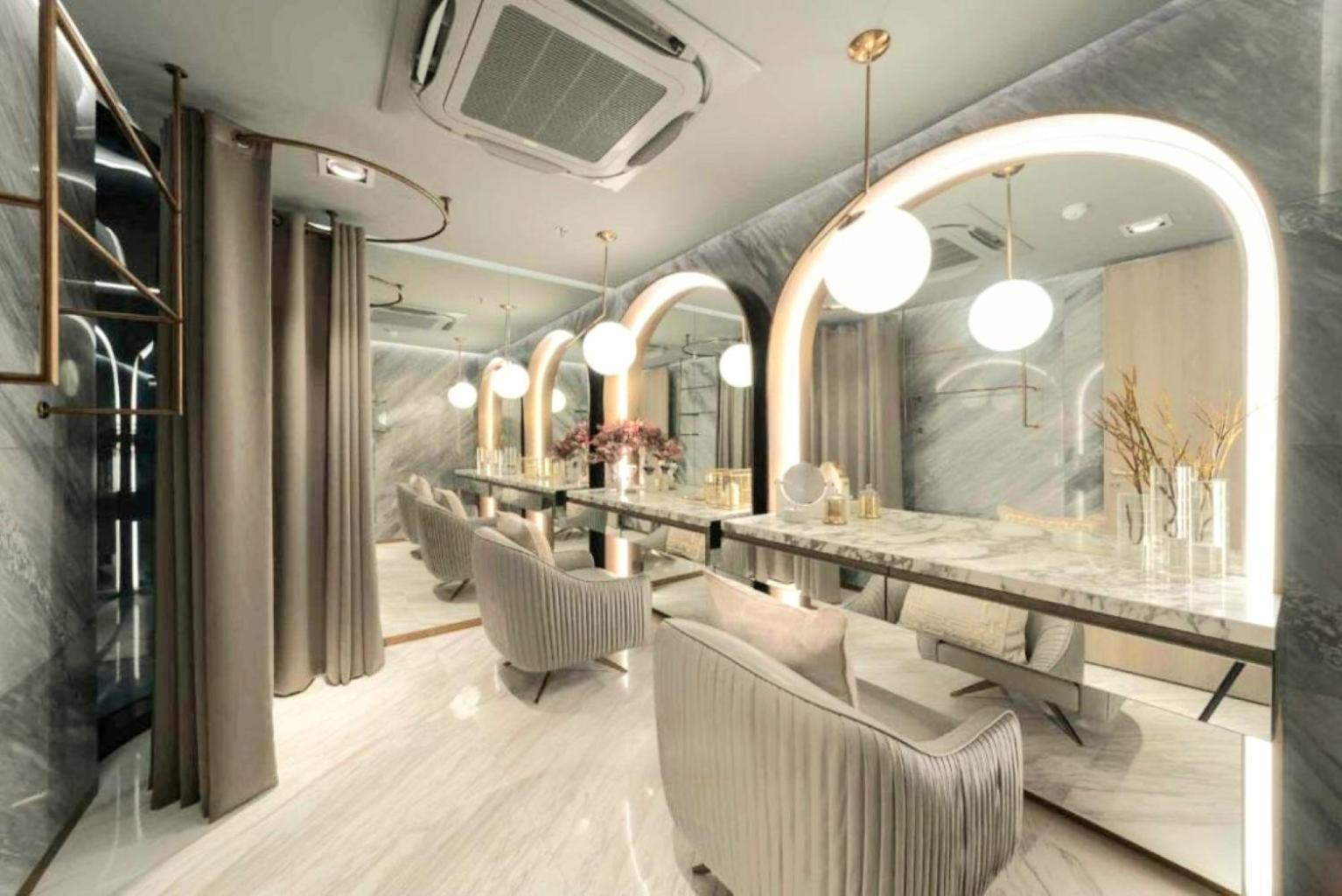 Luxury Sukhumvit Asoke Nana 65 Sqm Sleeps 4