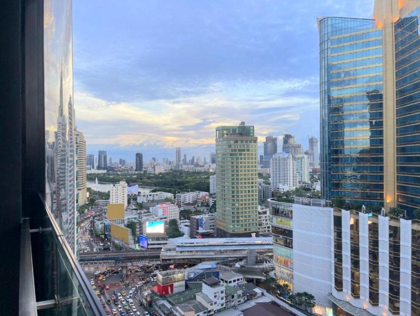 Luxury Sukhumvit Asoke Nana 65 Sqm Sleeps 4 Apartment Bangkok