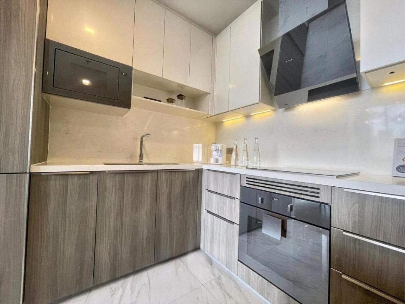 Luxury Sukhumvit Asoke Nana 65 Sqm Sleeps 4 Apartment