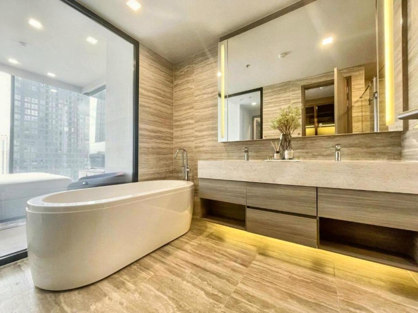 Luxury Sukhumvit Asoke Nana 65 Sqm Sleeps 4 *
