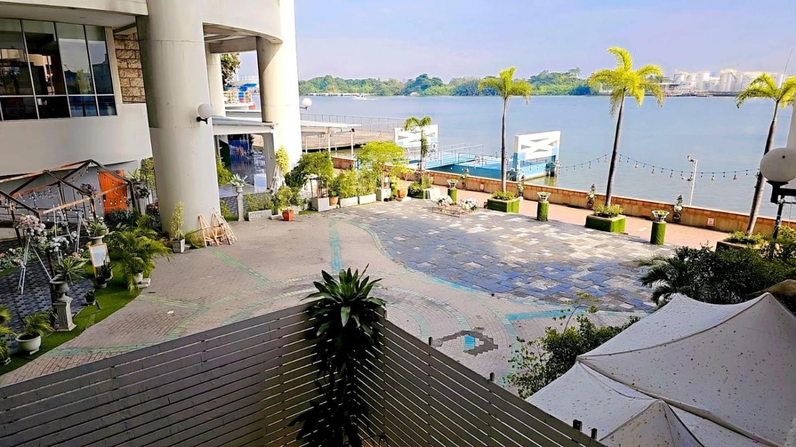 River View 8 Apartment