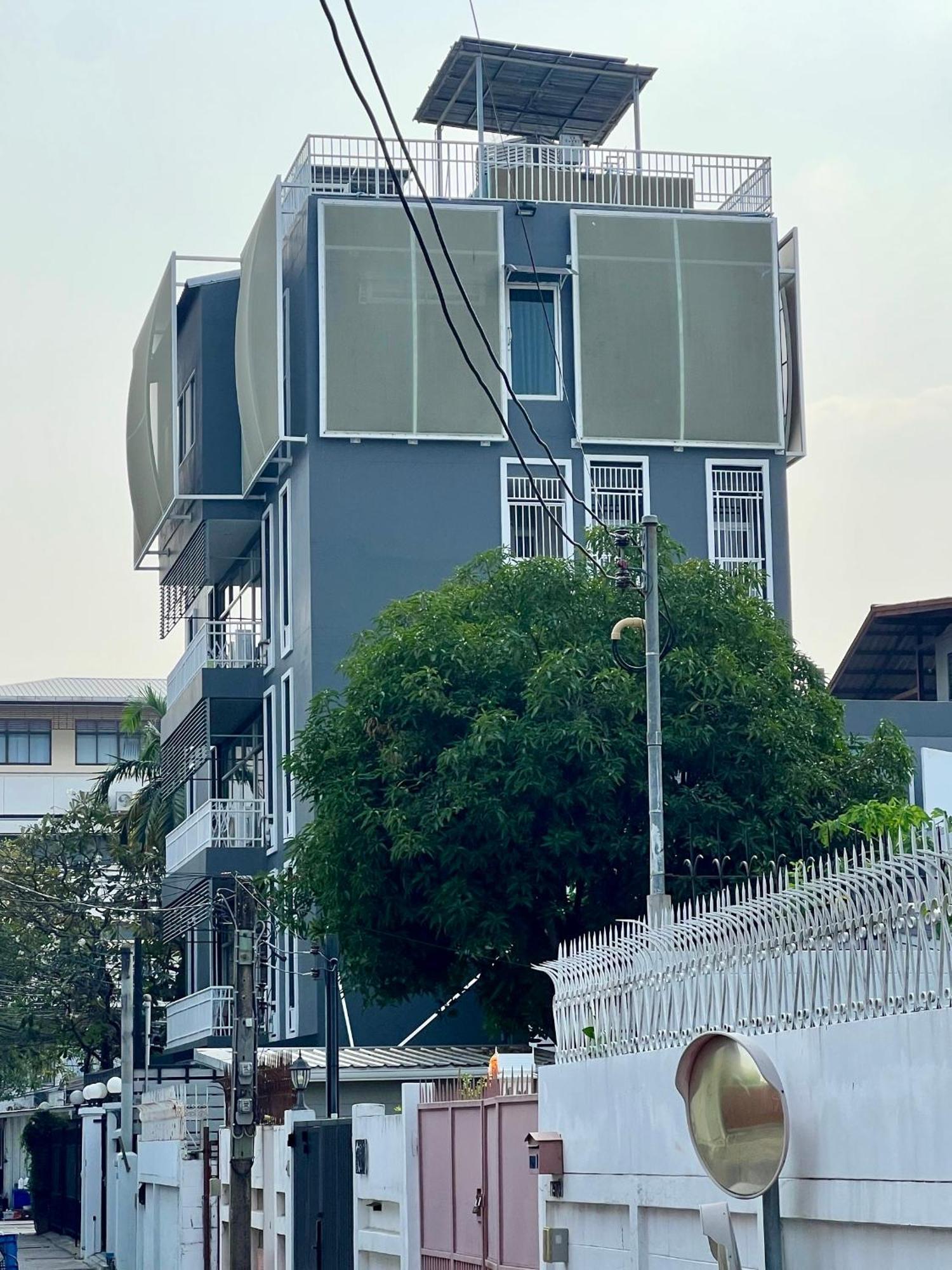 Apartment Samsen Spacious 2br Contemporary Thai Style