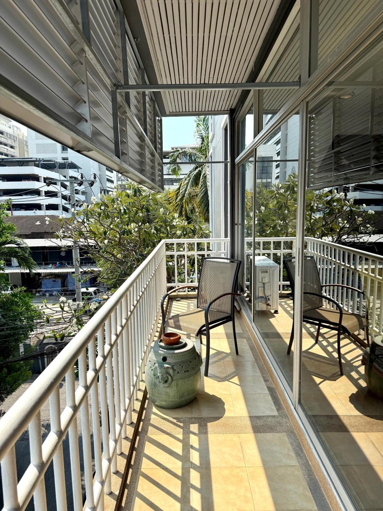 Samsen Spacious 2br Contemporary Thai Style * Bangkok