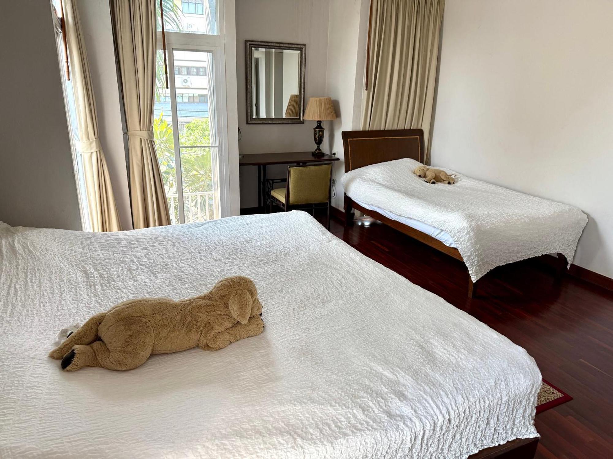 Apartment Samsen Spacious 2br Contemporary Thai Style Bangkok