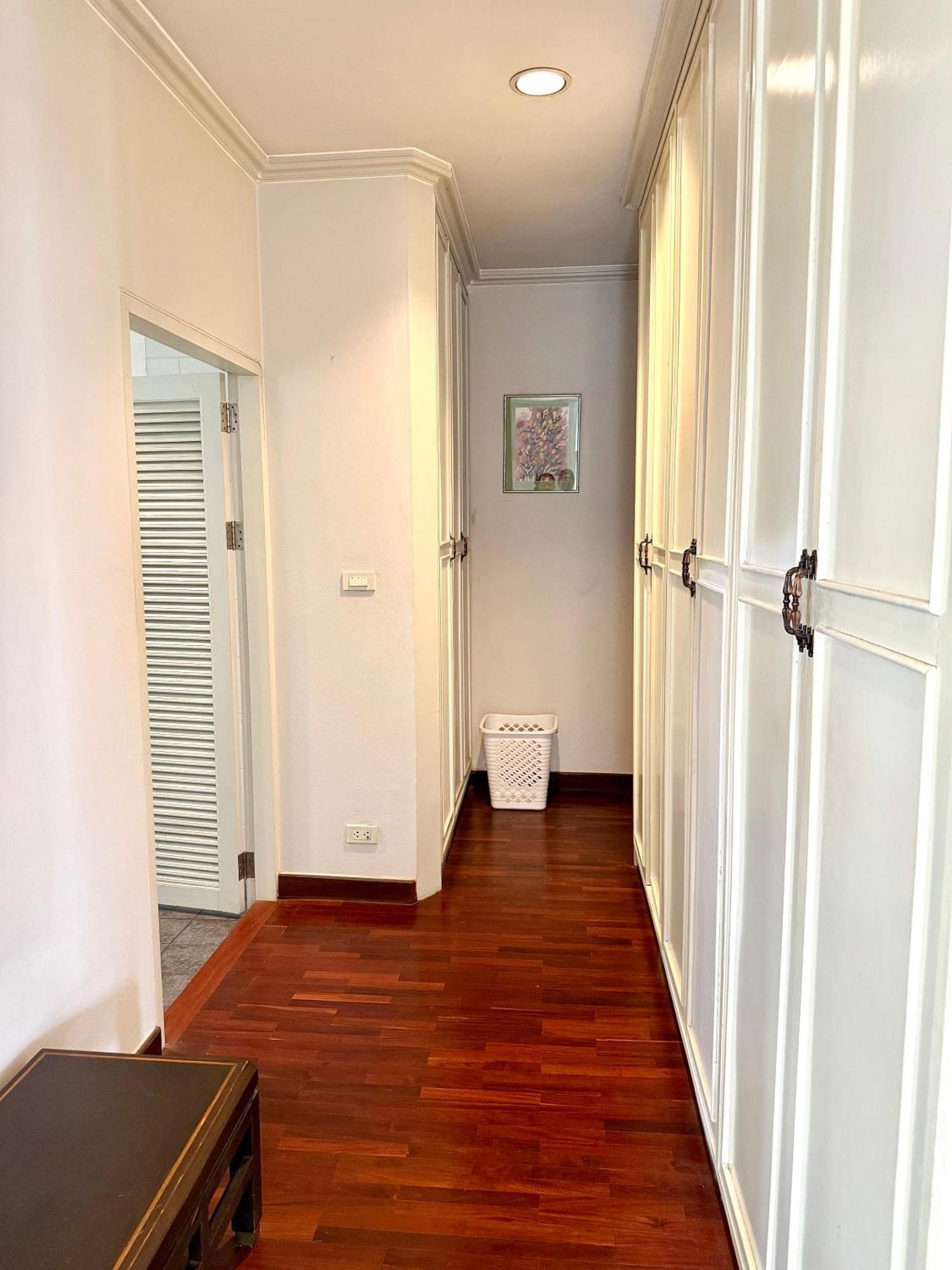 Apartment Samsen Spacious 2br Contemporary Thai Style *
