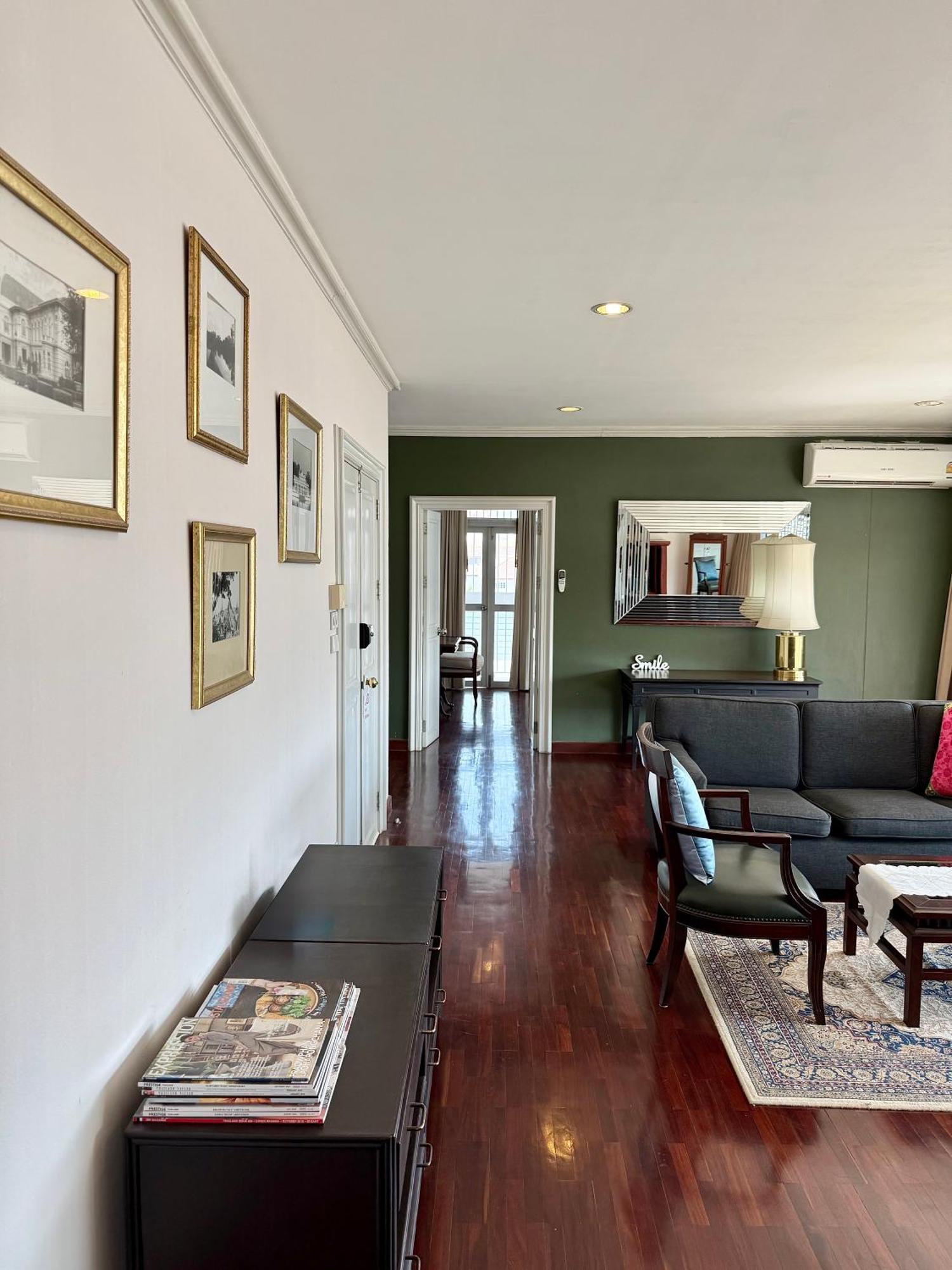 Apartment Samsen Spacious 2br Contemporary Thai Style