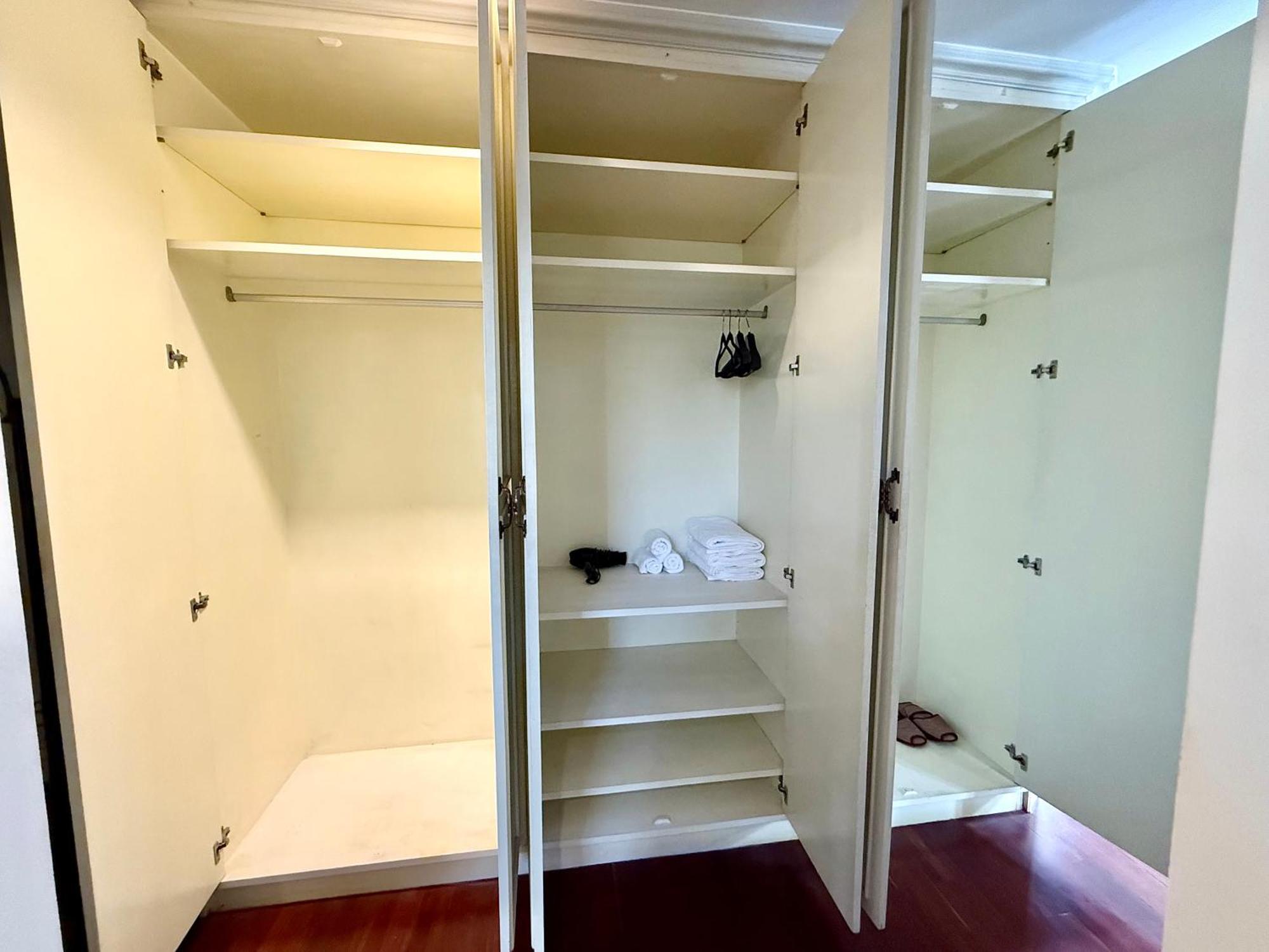 Apartment Samsen Spacious 2br Contemporary Thai Style *