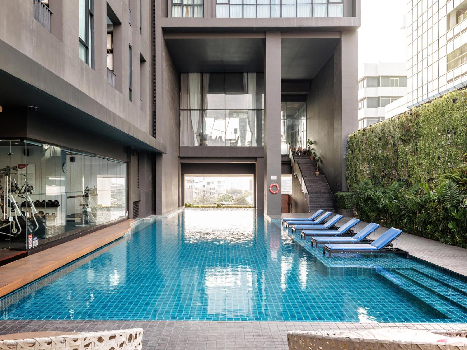 Hotel Estella Ekkamai 4*