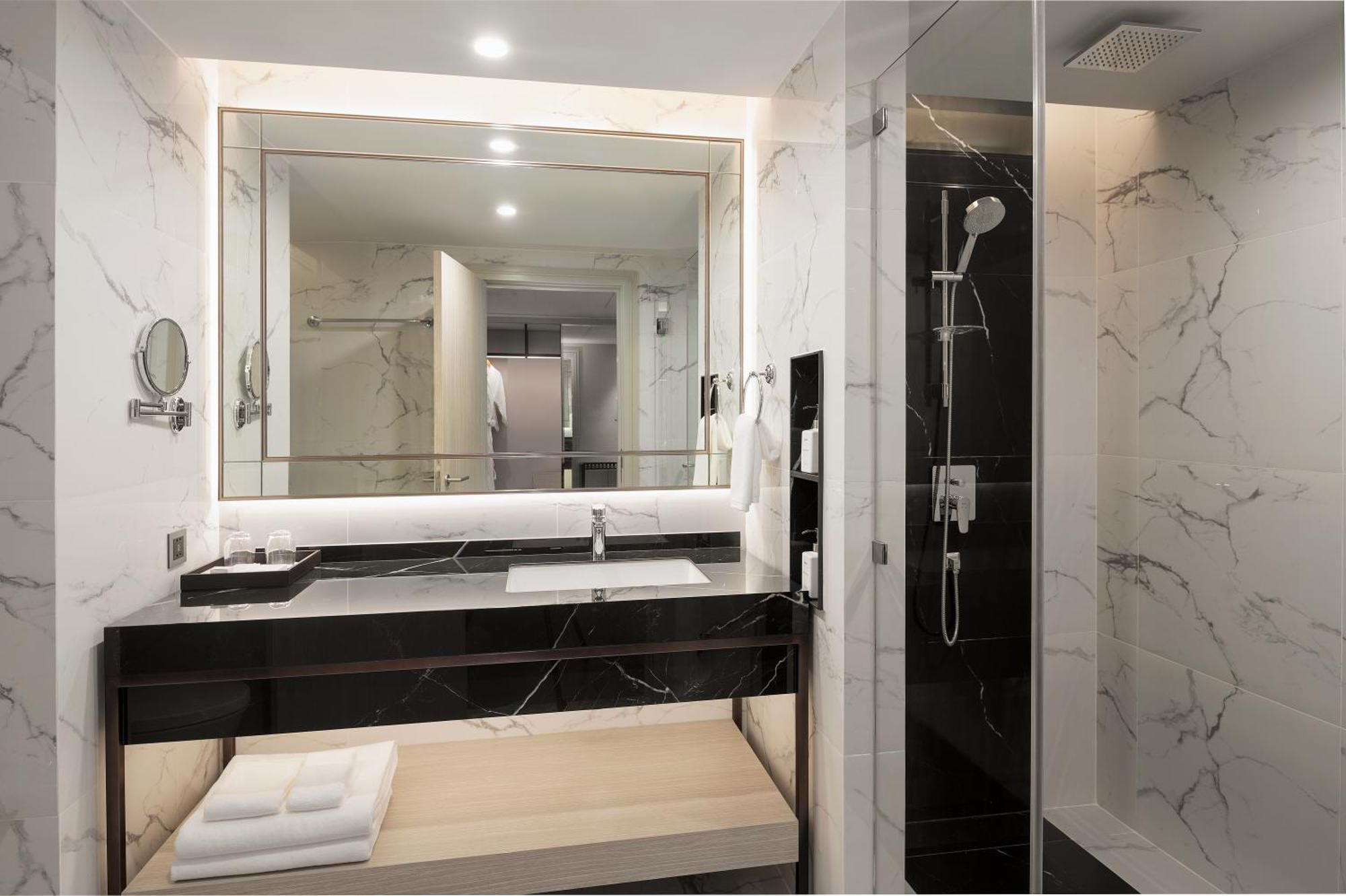 Radisson Chateau De 4*