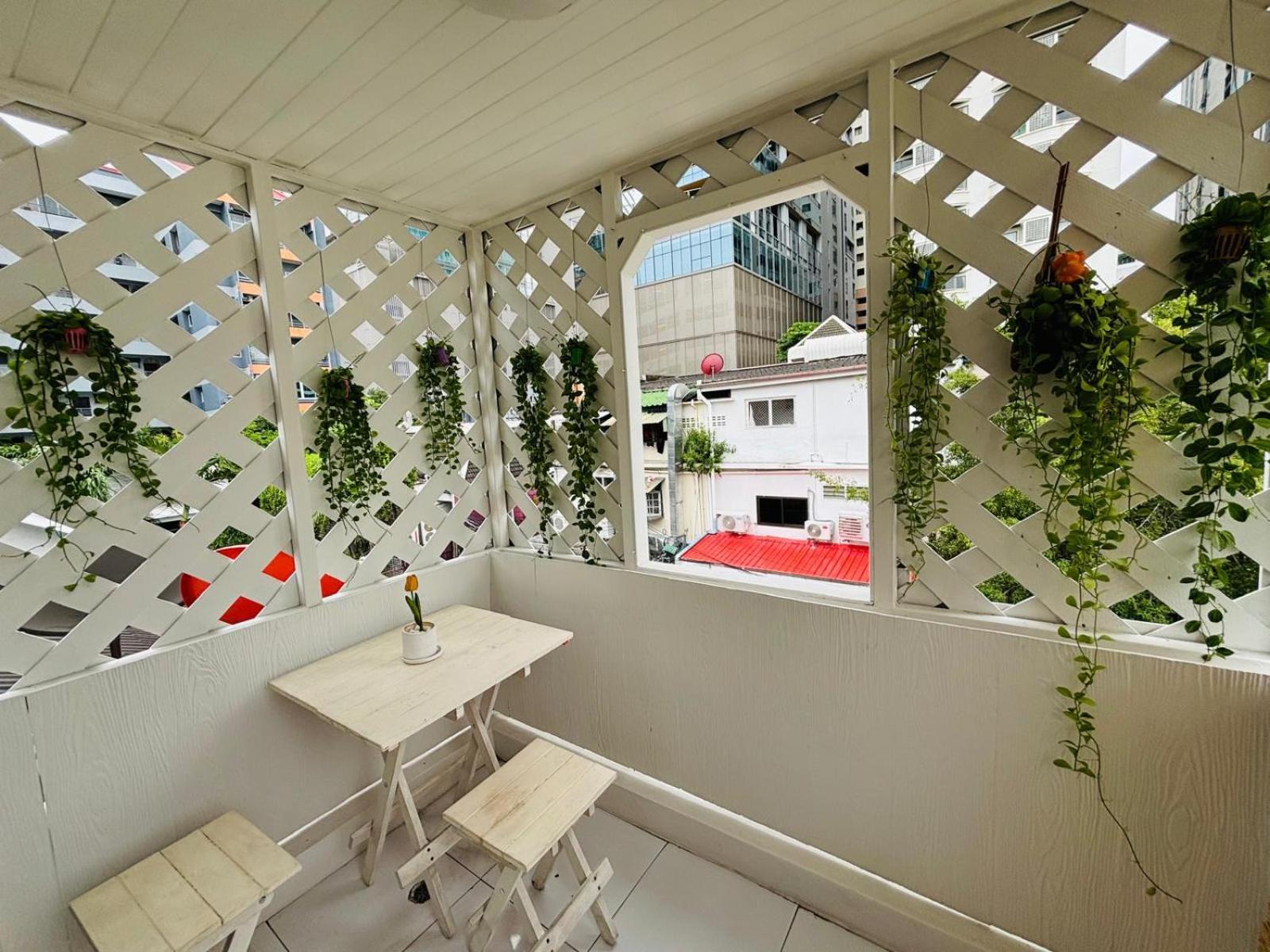 Reehouse@soi Cowboy/asoke Bts Guest house *