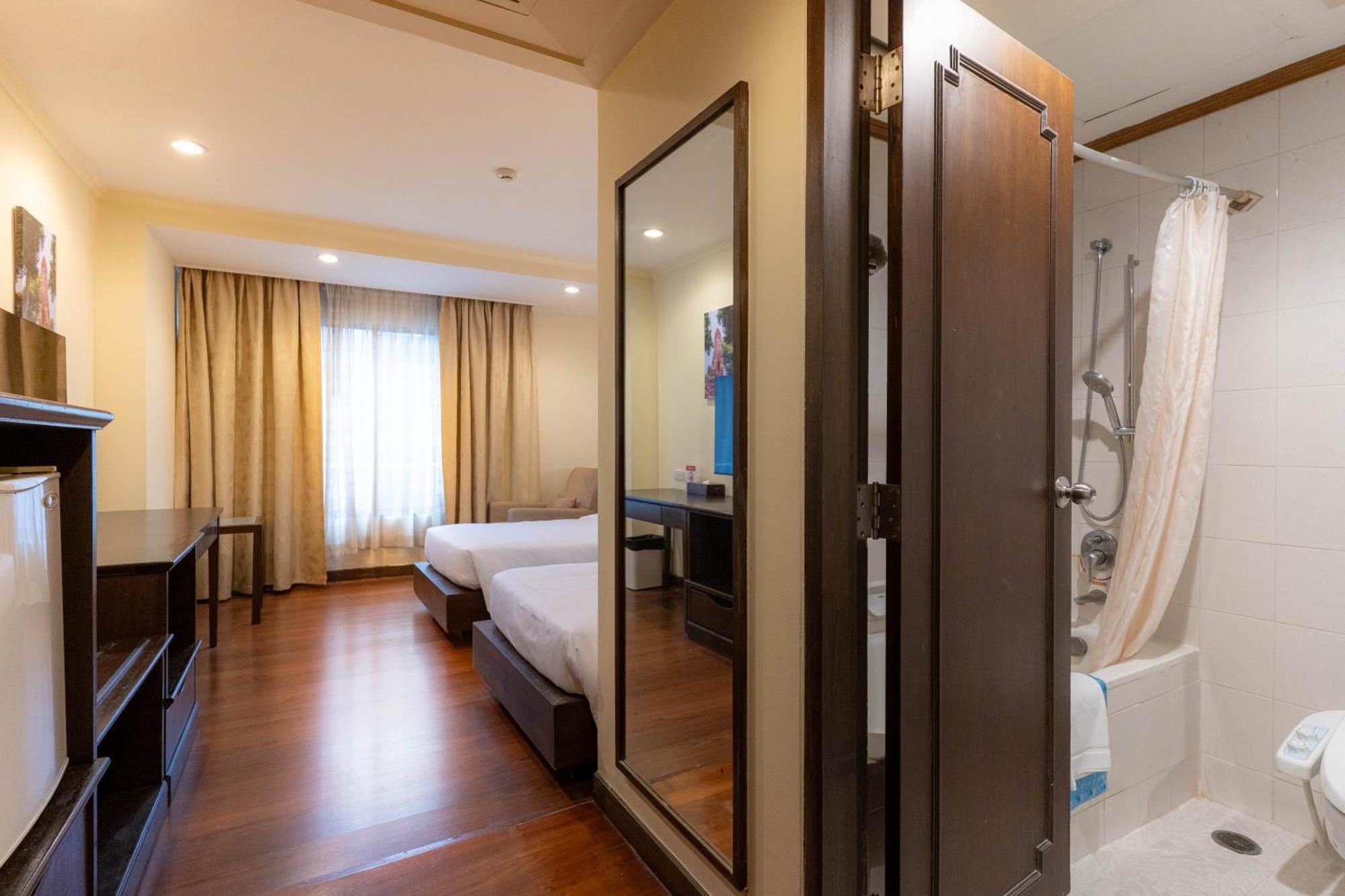 Journeyhub Sukhumvit 26, - Formerly St 4* Bangkok