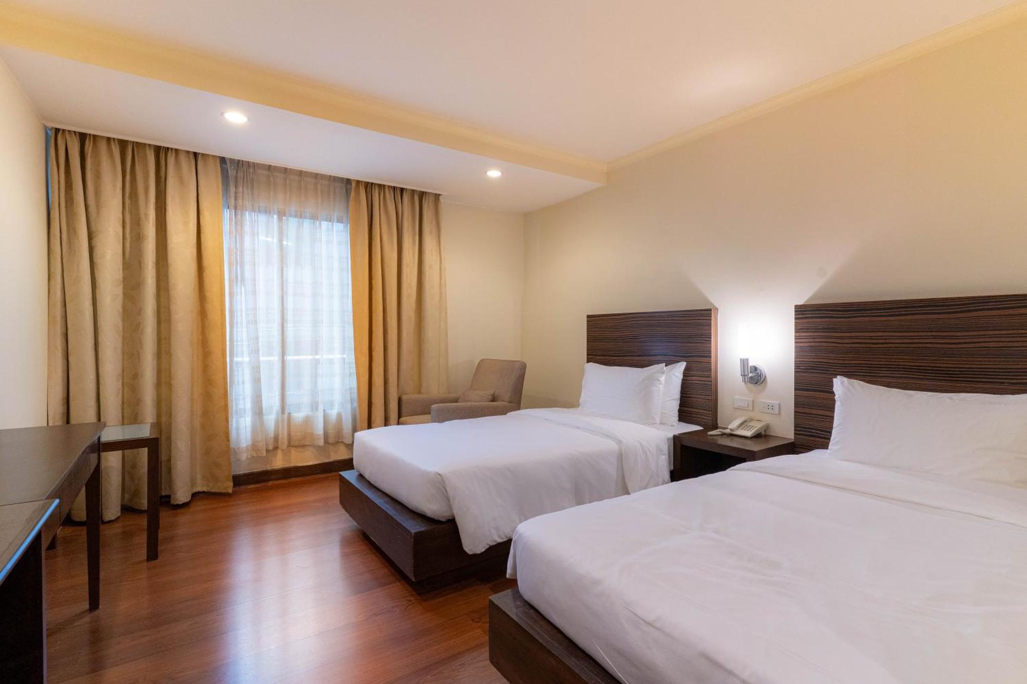Journeyhub Sukhumvit 26, - Formerly St