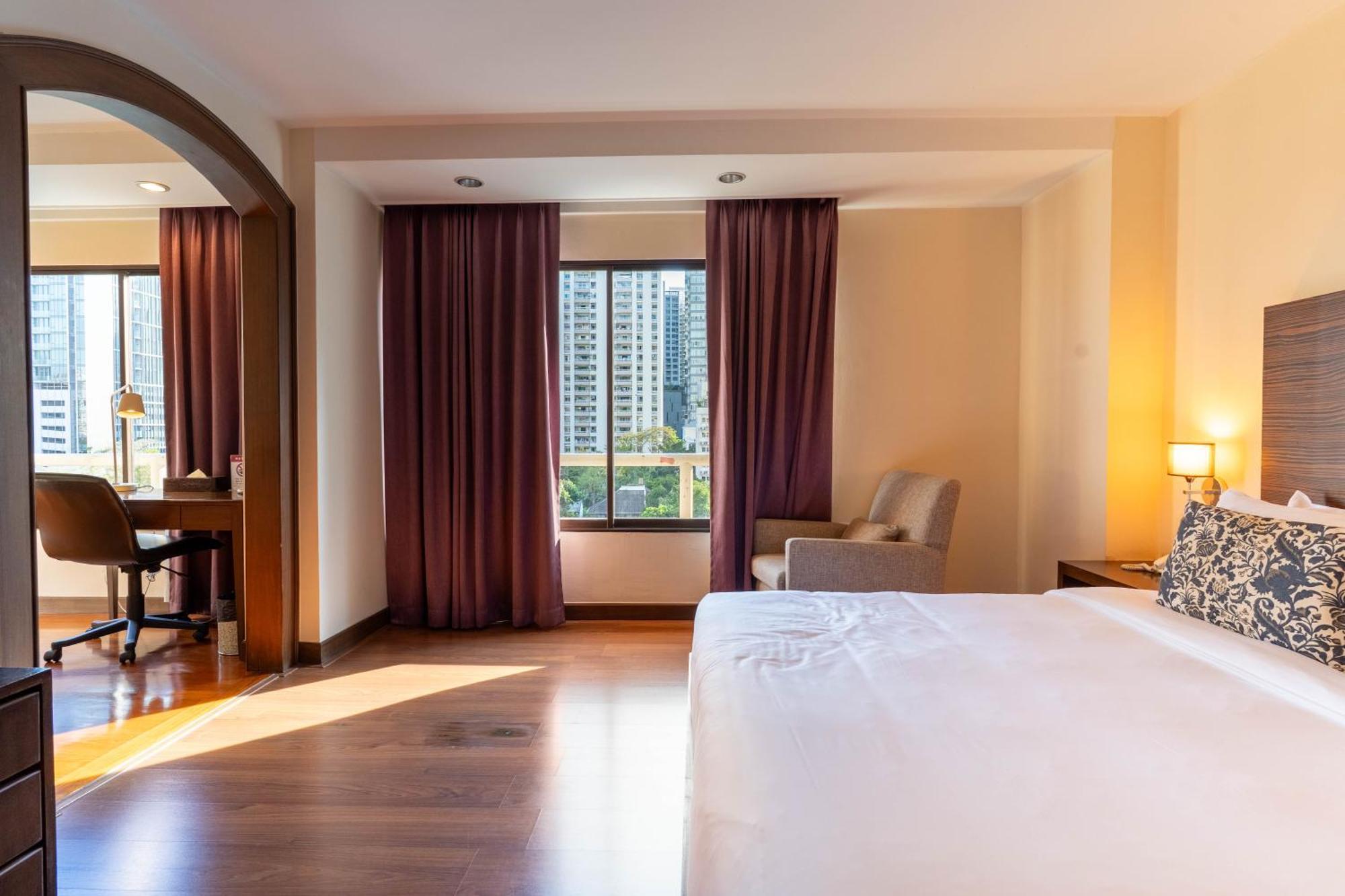 Hotel Journeyhub Sukhumvit 26, - Formely St