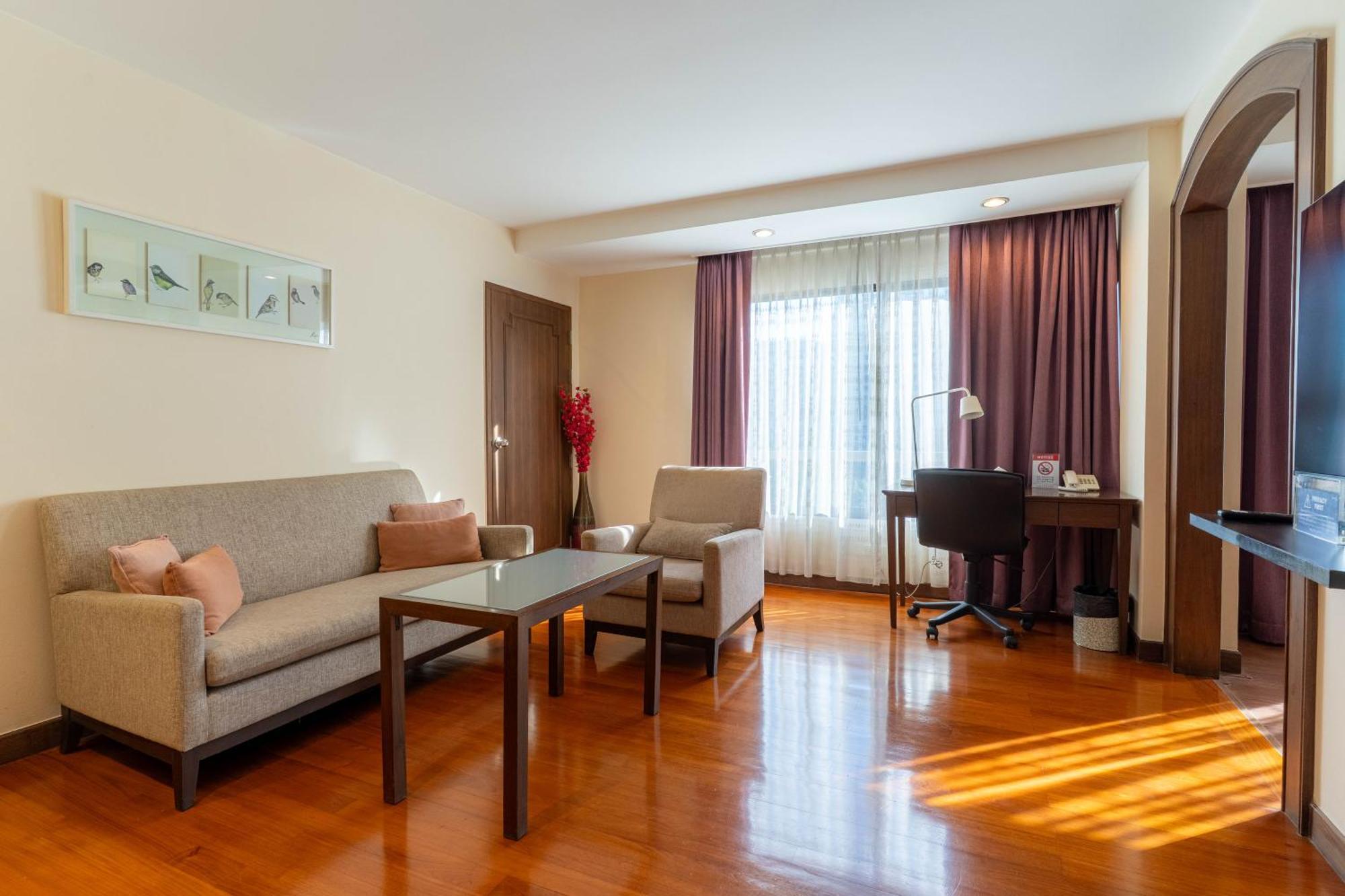 Hotel Journeyhub Sukhumvit 26, - Formely St Bangkok