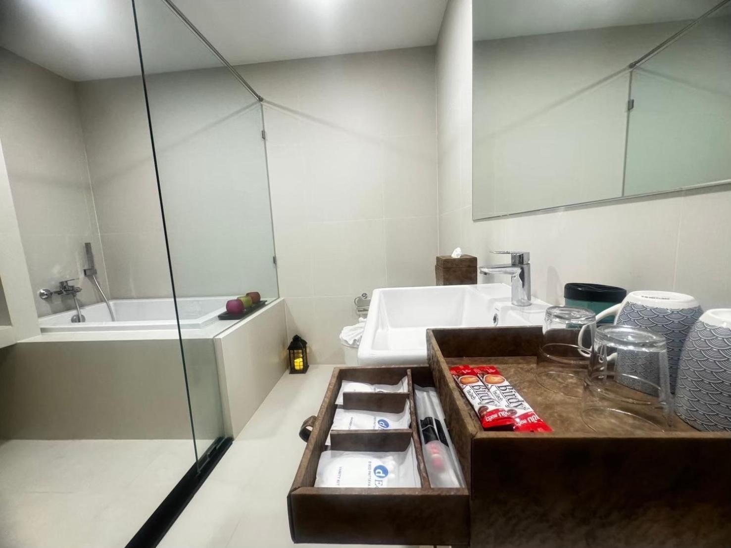 Hotel Ekamai 2 Bed