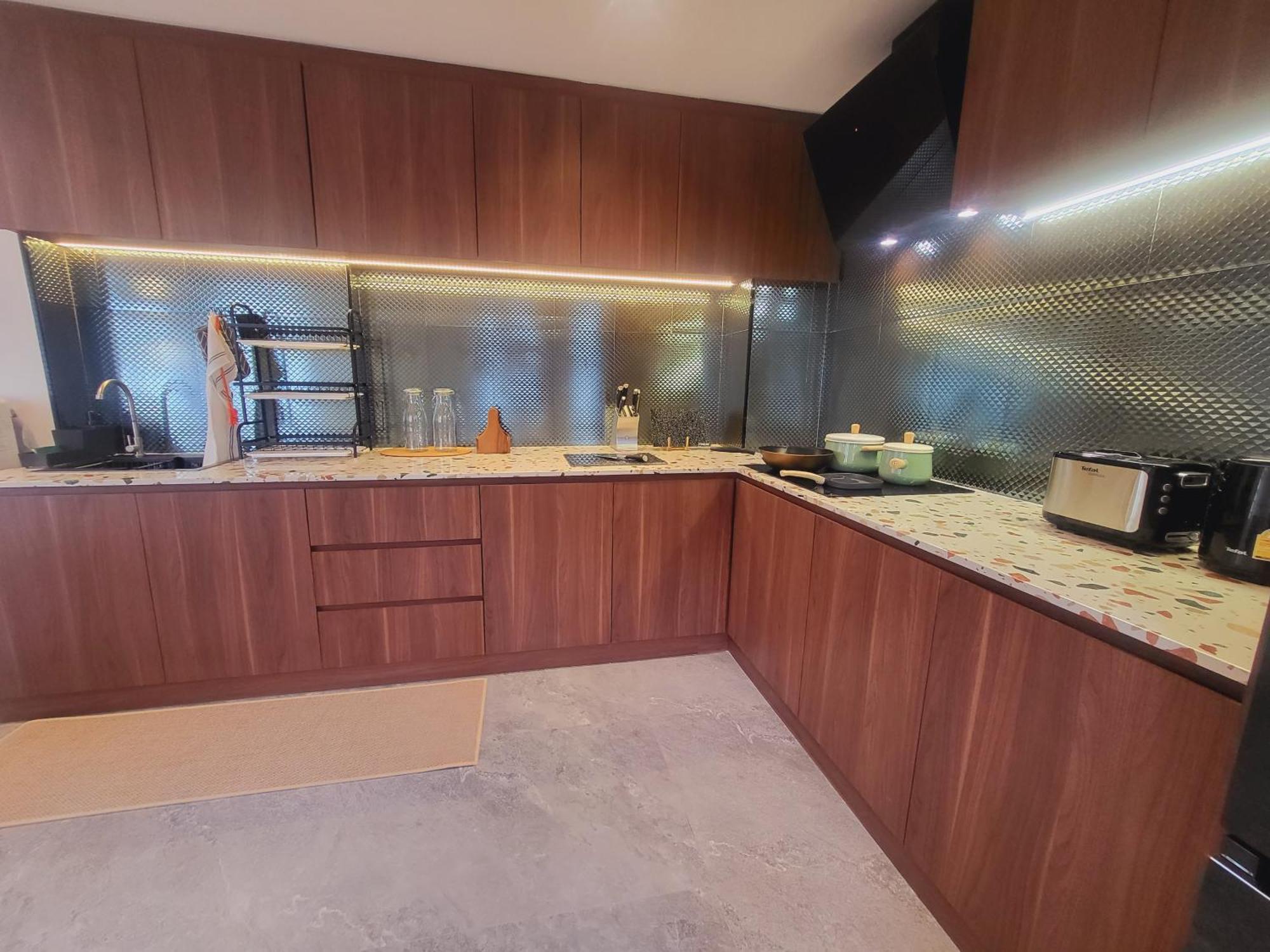 2br Soho Chinatown Full Kitchen With Bathtub *