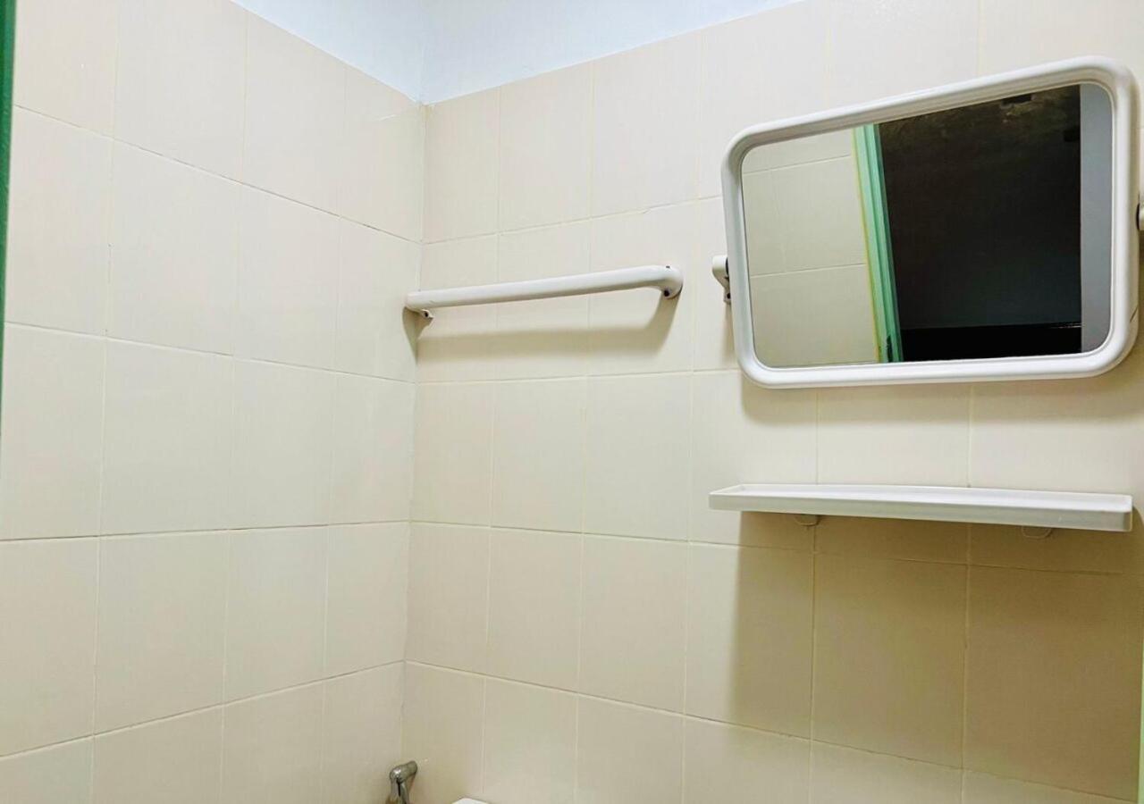 Reehouse@soi Cowboy/asoke Bts Guest house *