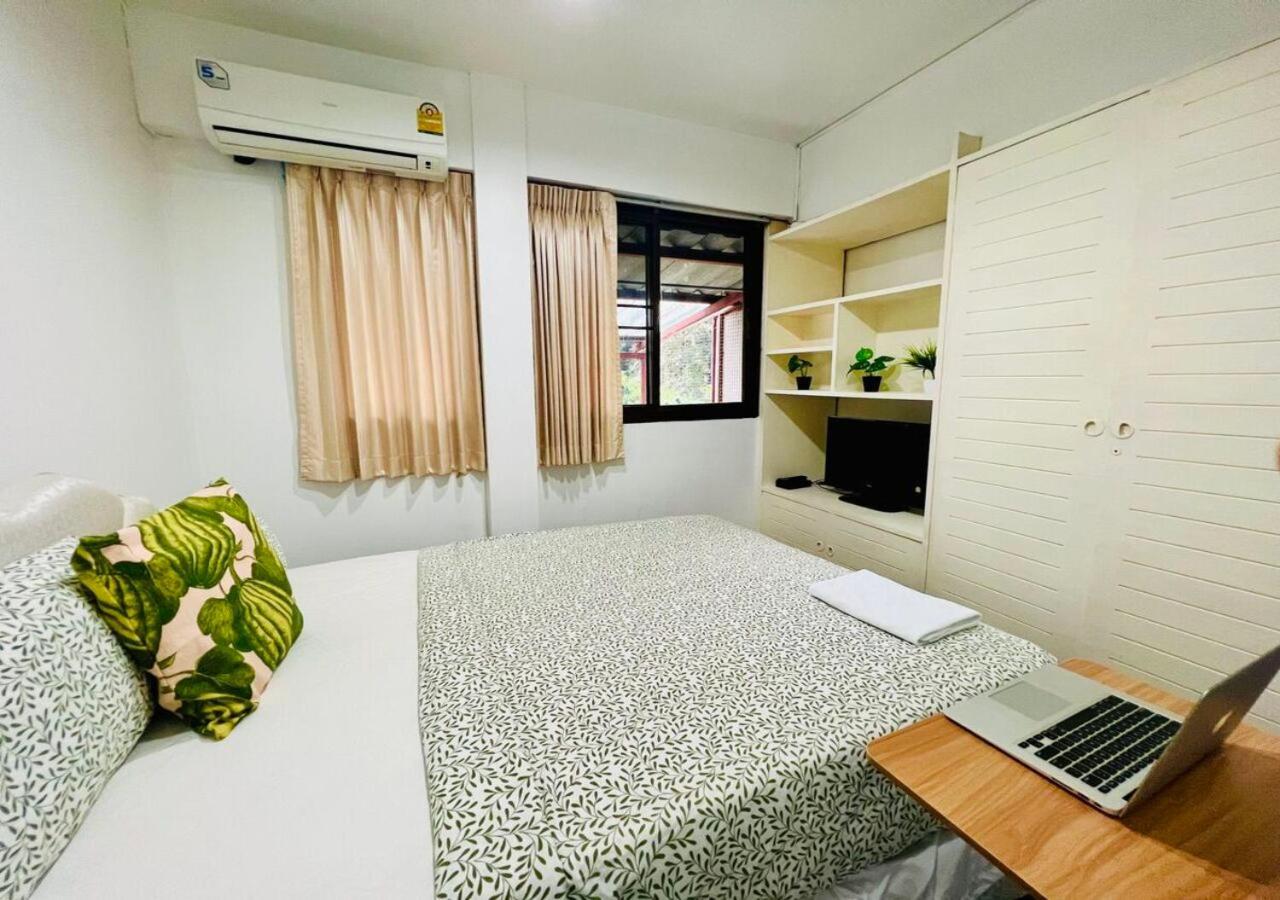 Reehouse@soi Cowboy/asoke Bts Bangkok