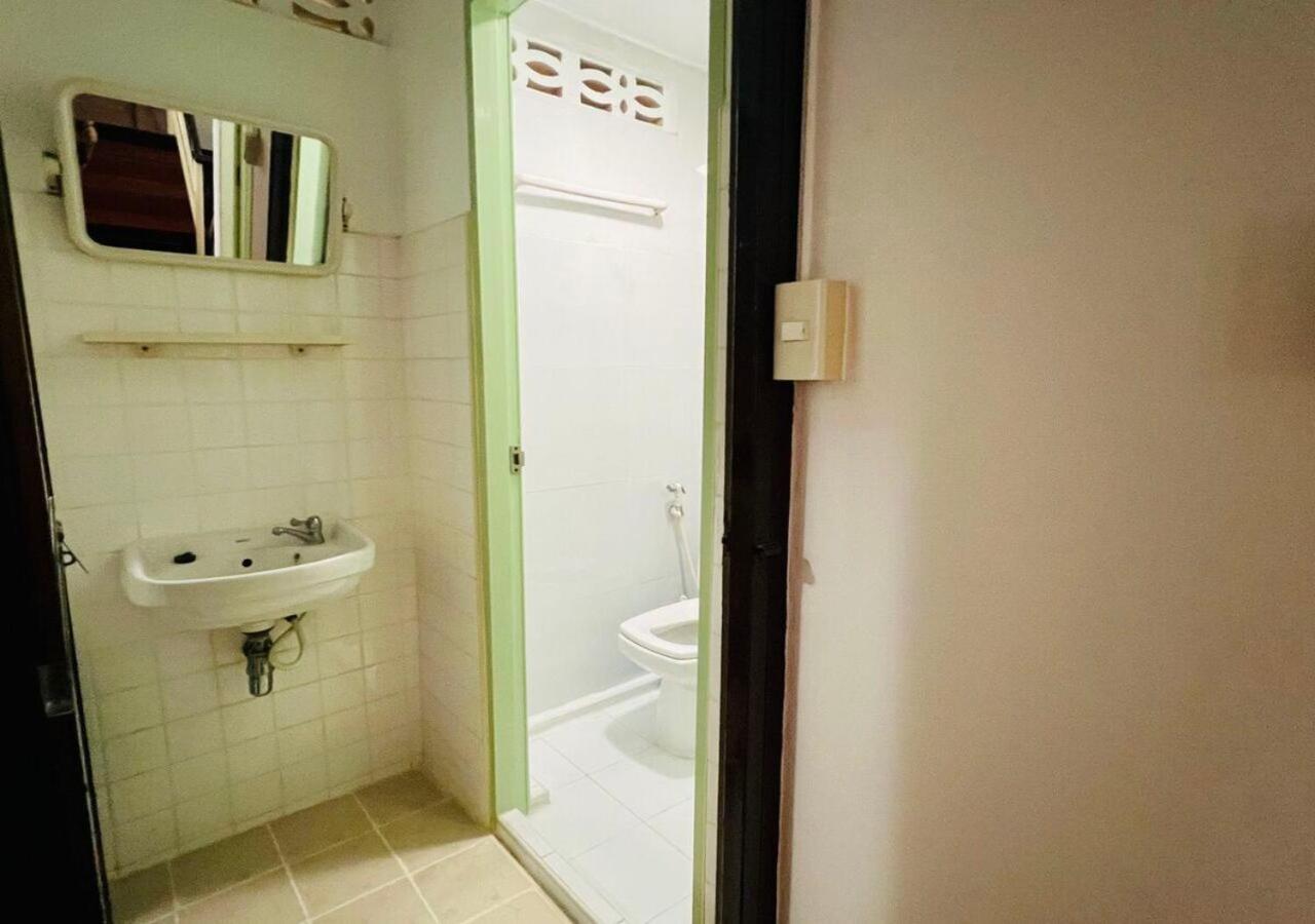 Reehouse@soi Cowboy/asoke Bts Guest house