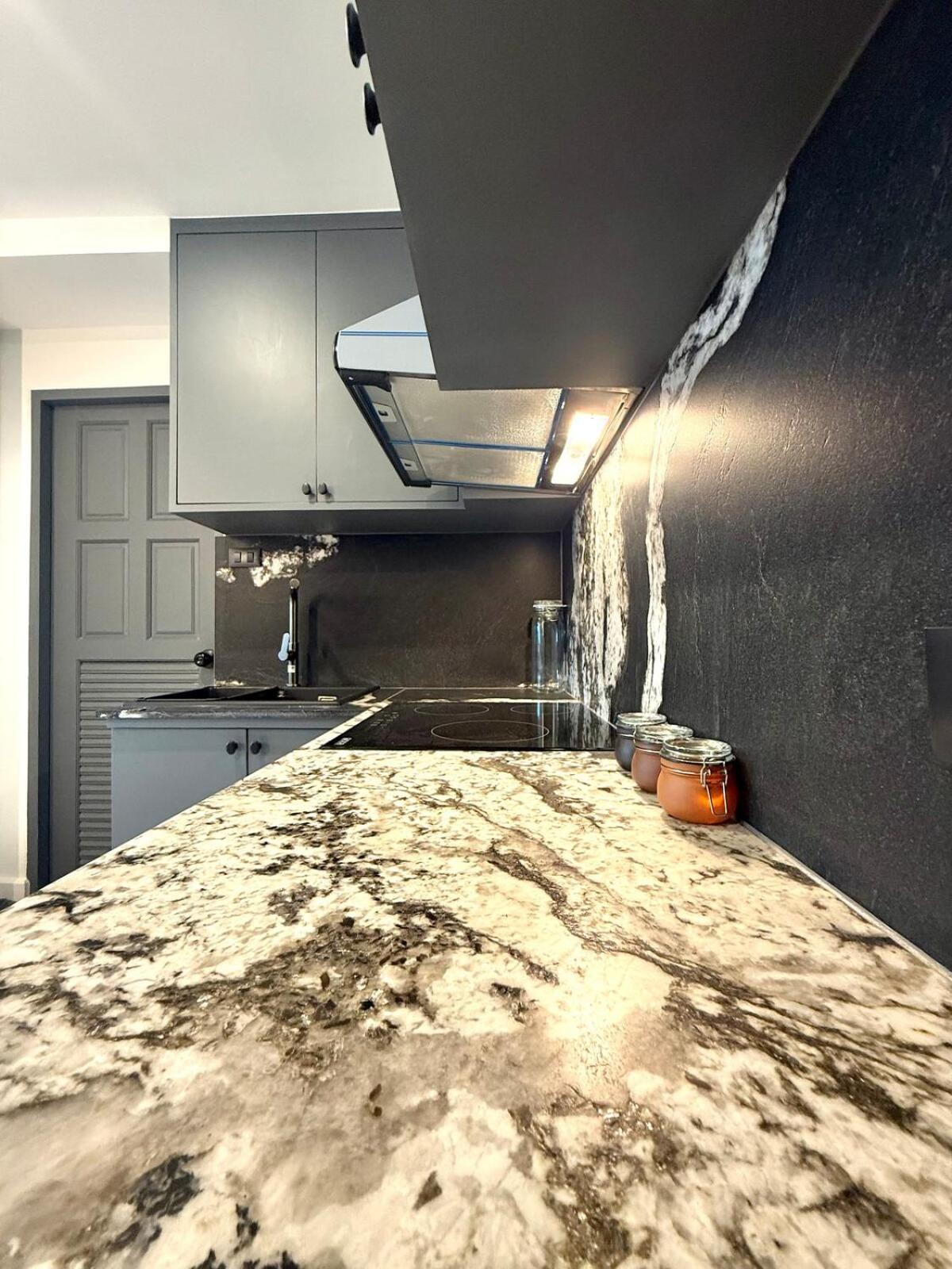 Peaceful Cozy With Stunning View&full Kitchen Appartement