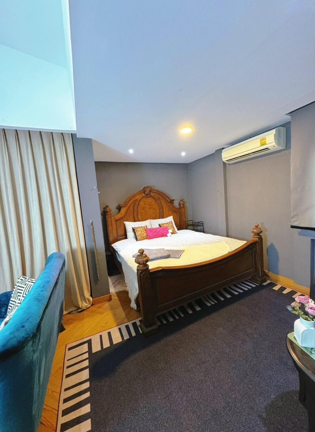 Villa Thailand Core Business District 3b3b Duplex Private House Family Cooking Smoking Nursery Bangkok