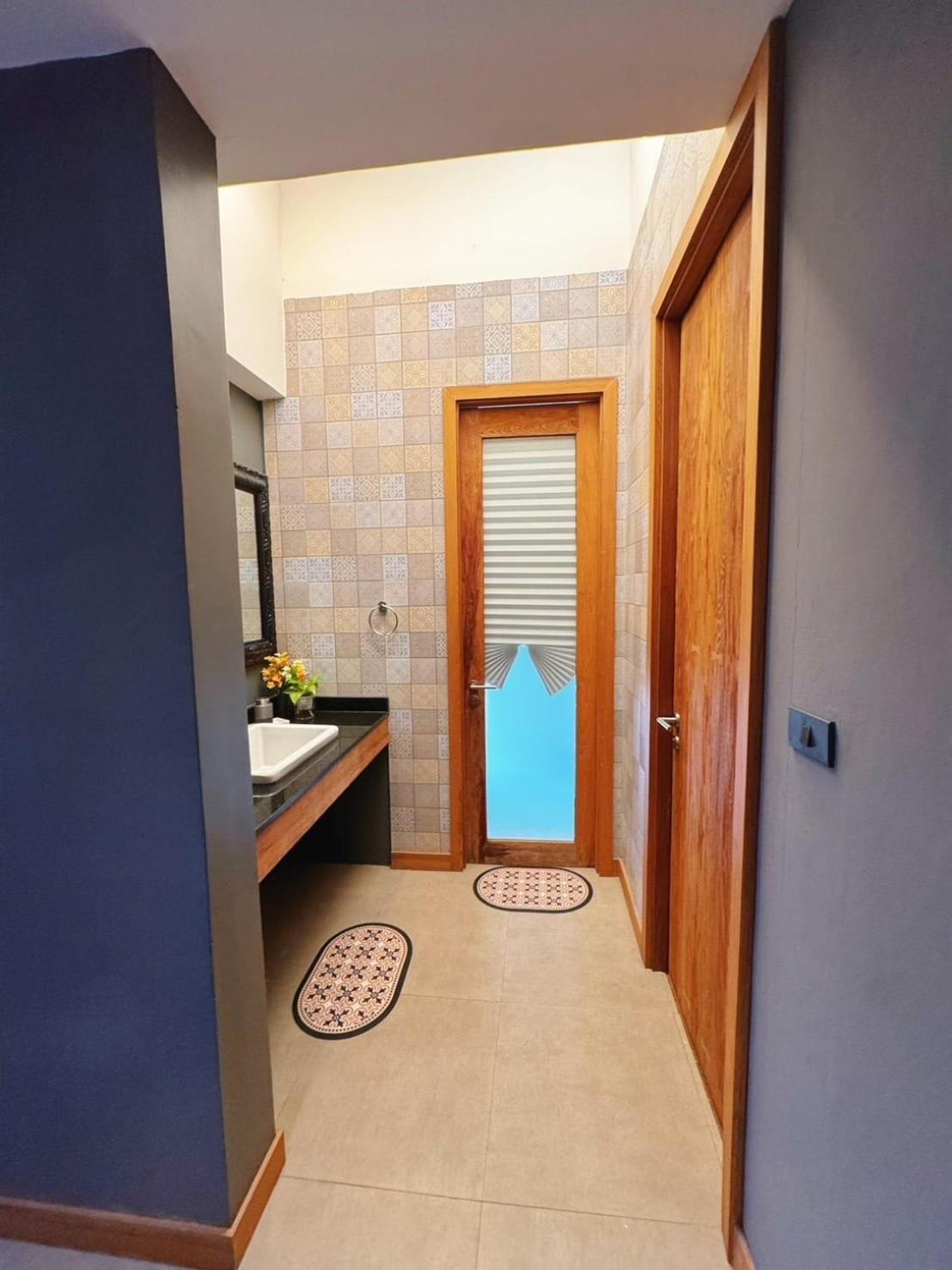 Thailand Core Business District 3b3b Duplex Private House Family Cooking Smoking Nursery *