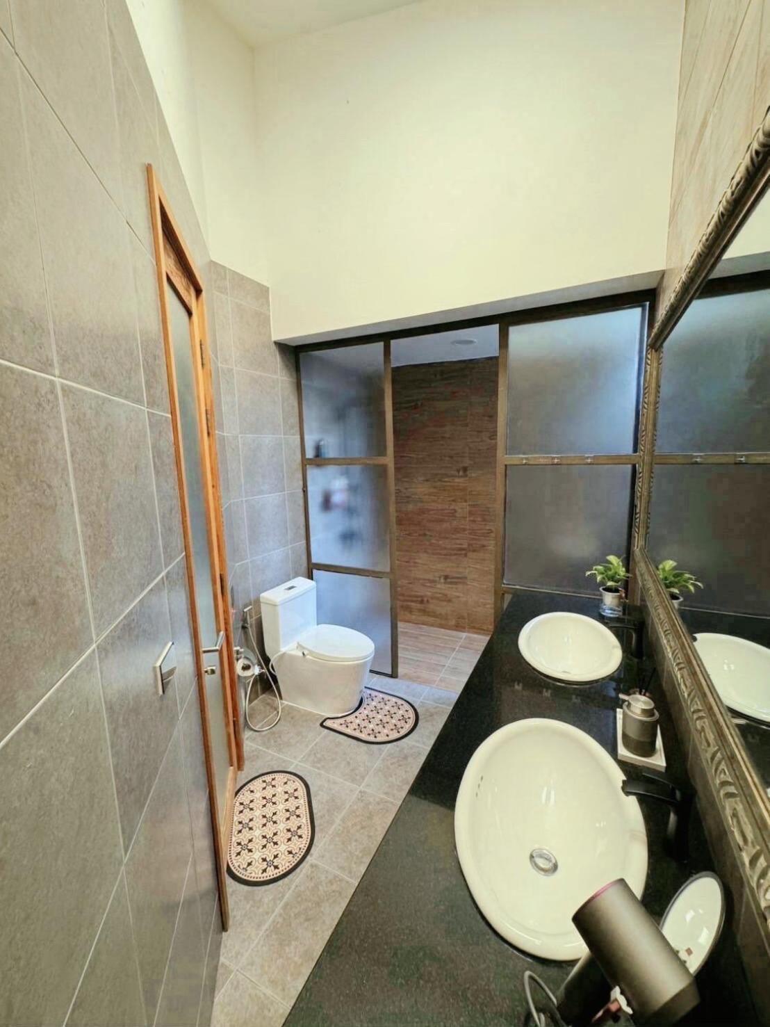 Thailand Core Business District 3b3b Duplex Private House Family Cooking Smoking Nursery Bangkok