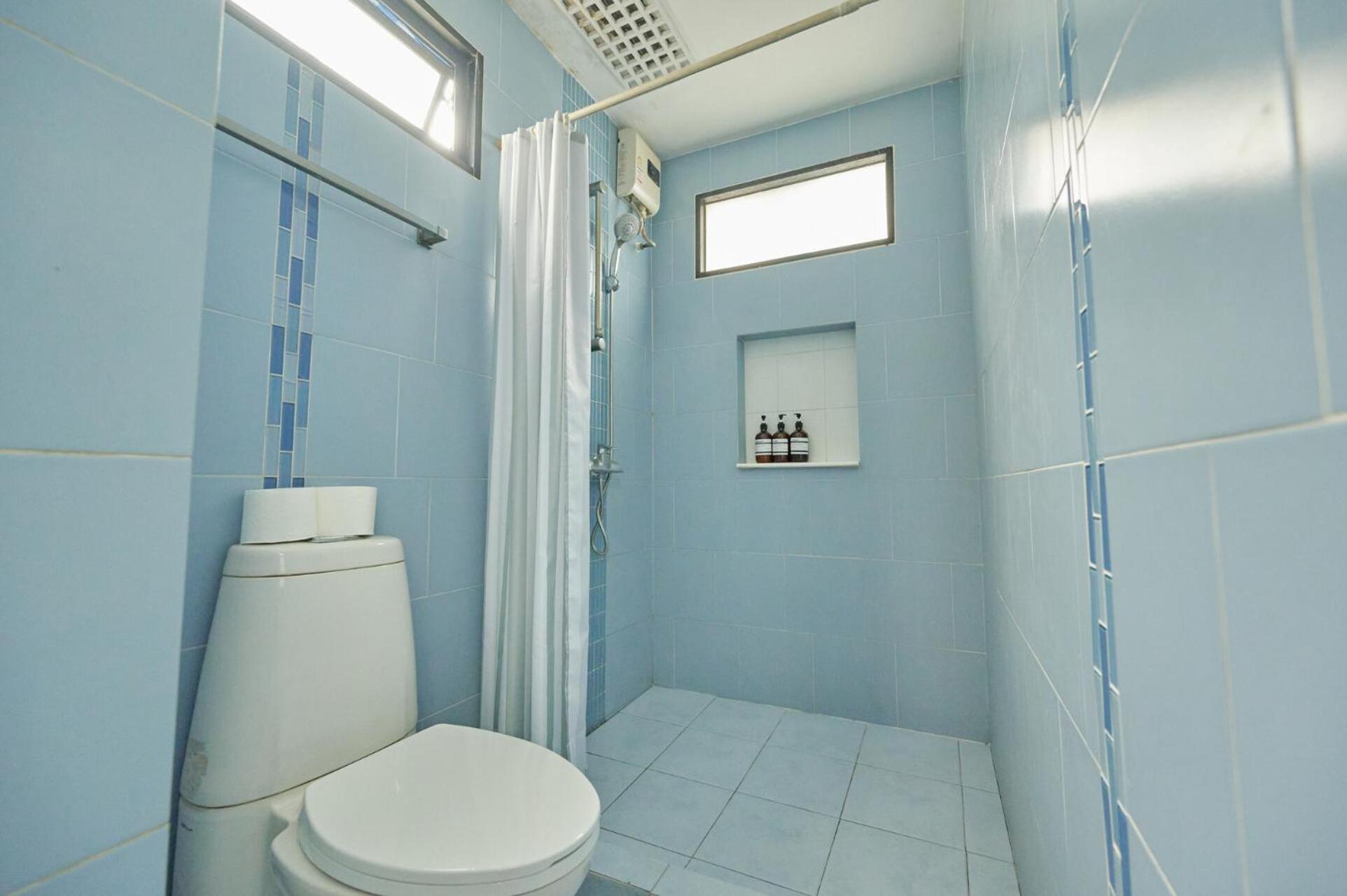 Low-rise House For Groups Near Bts & Emdistrict For Spacious Cozy Ferienhaus Bangkok