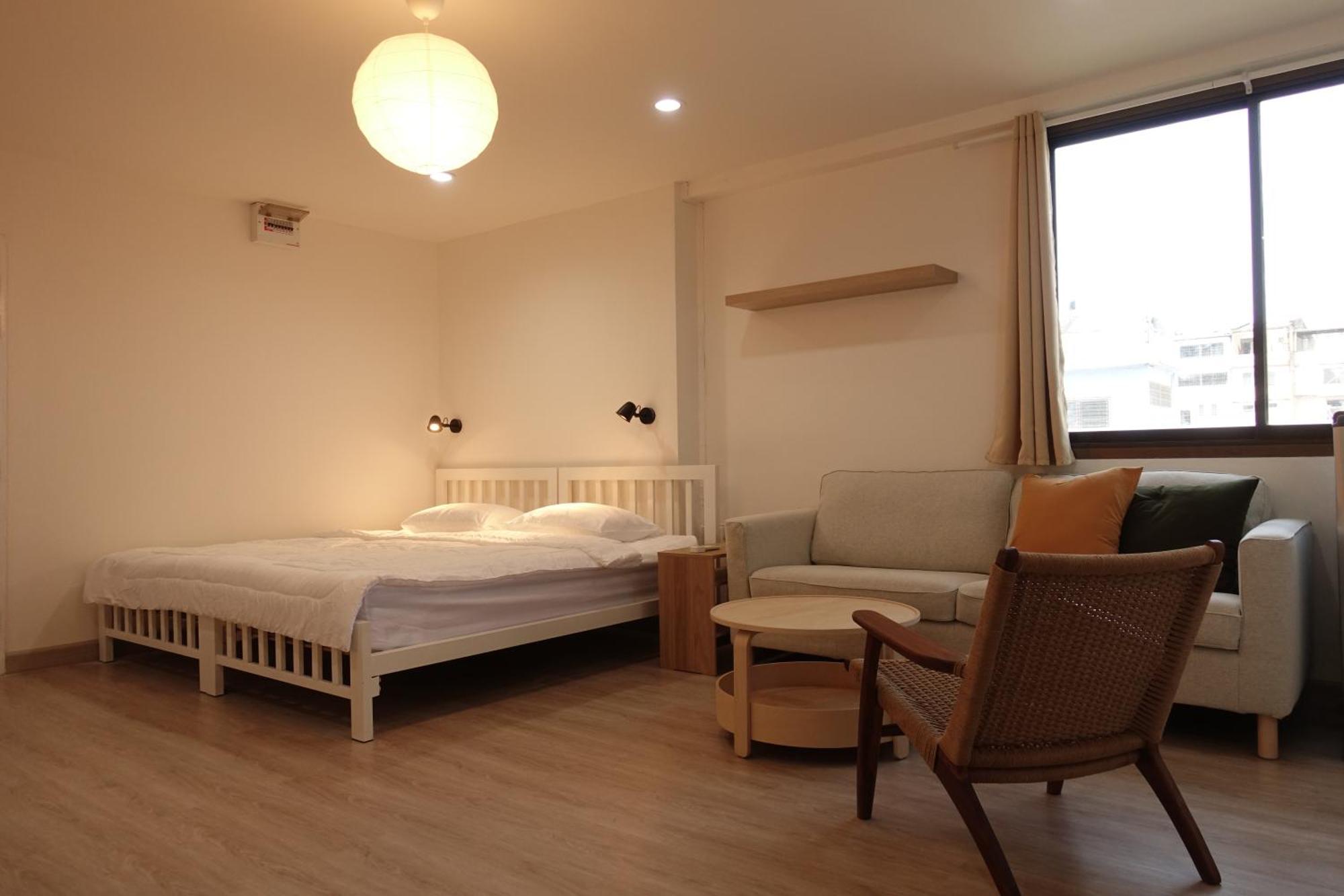 Aparthotel 24 *