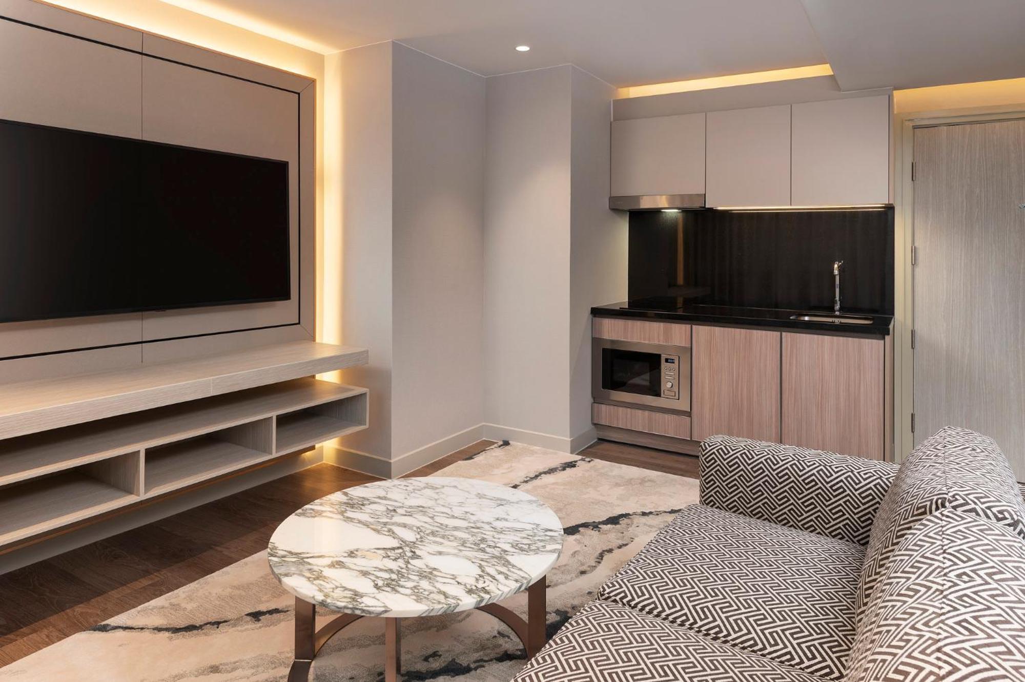 Radisson Chateau De Hotel 4*