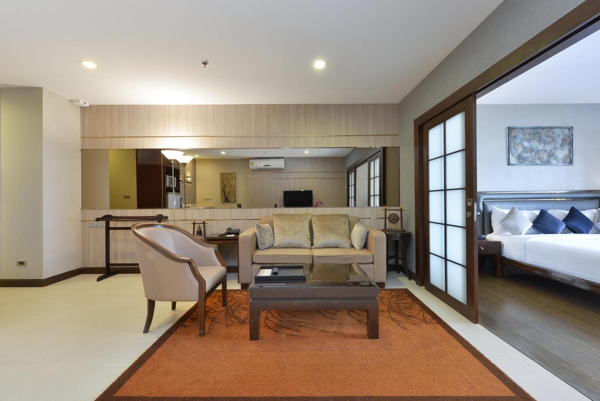 Grand Asoke Suites Boutique Residence Hotel