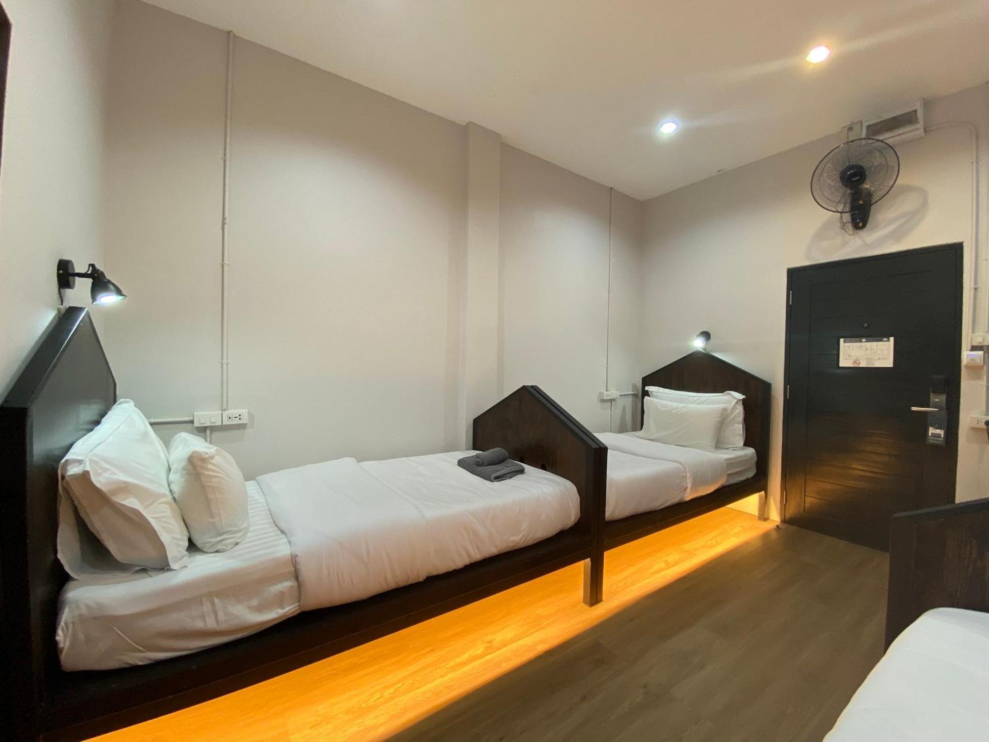 Castle Black Hostel Bangkok
