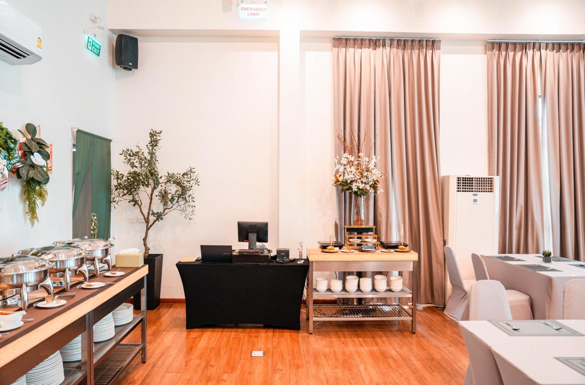 Surestay By Western Iconic Ari-jatujak 4*