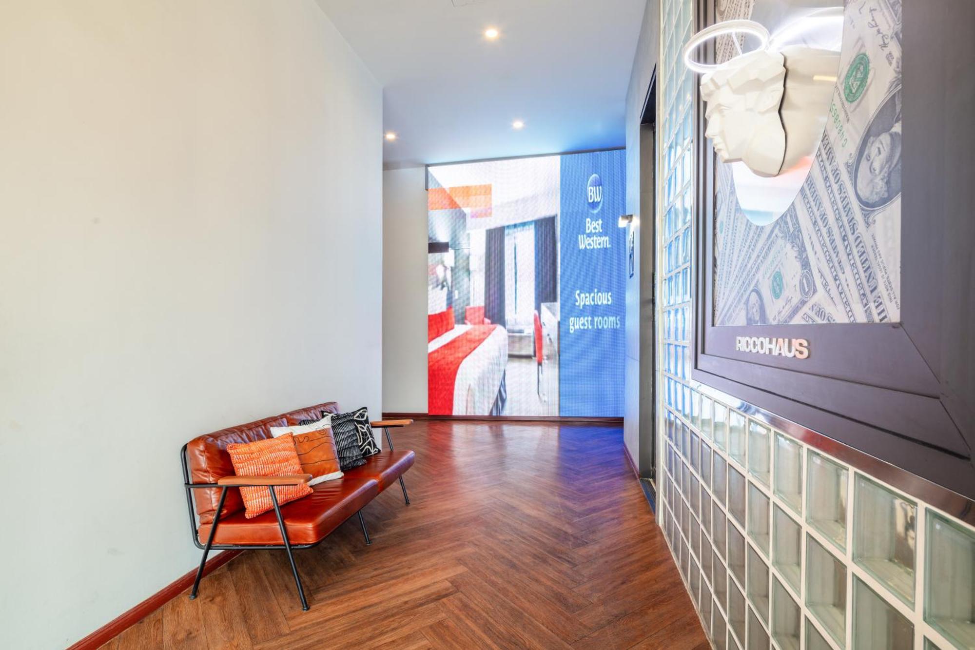 Surestay By Western Iconic Ari-jatujak 4*