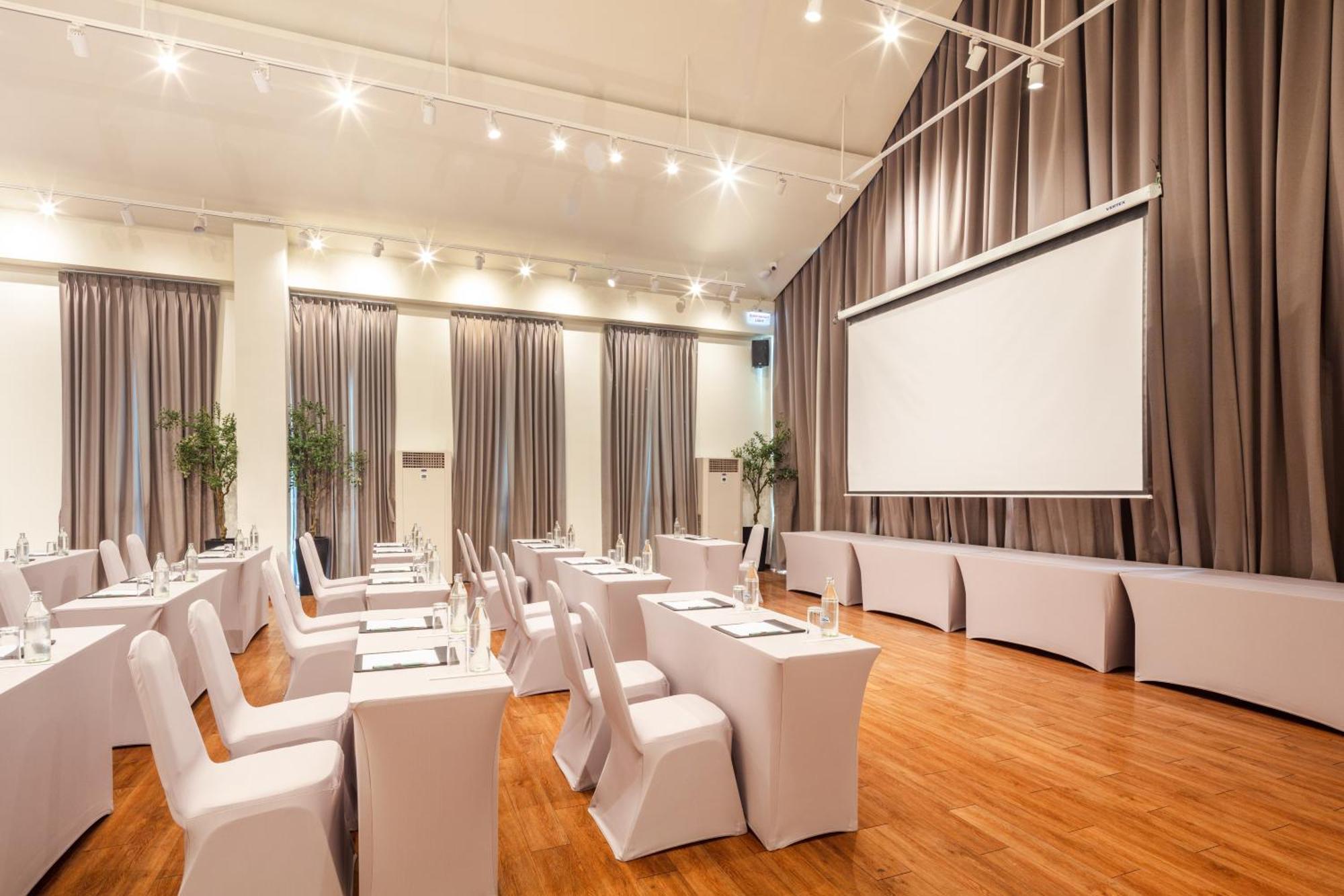 Hotel Surestay By Western Iconic Ari-jatujak 4*